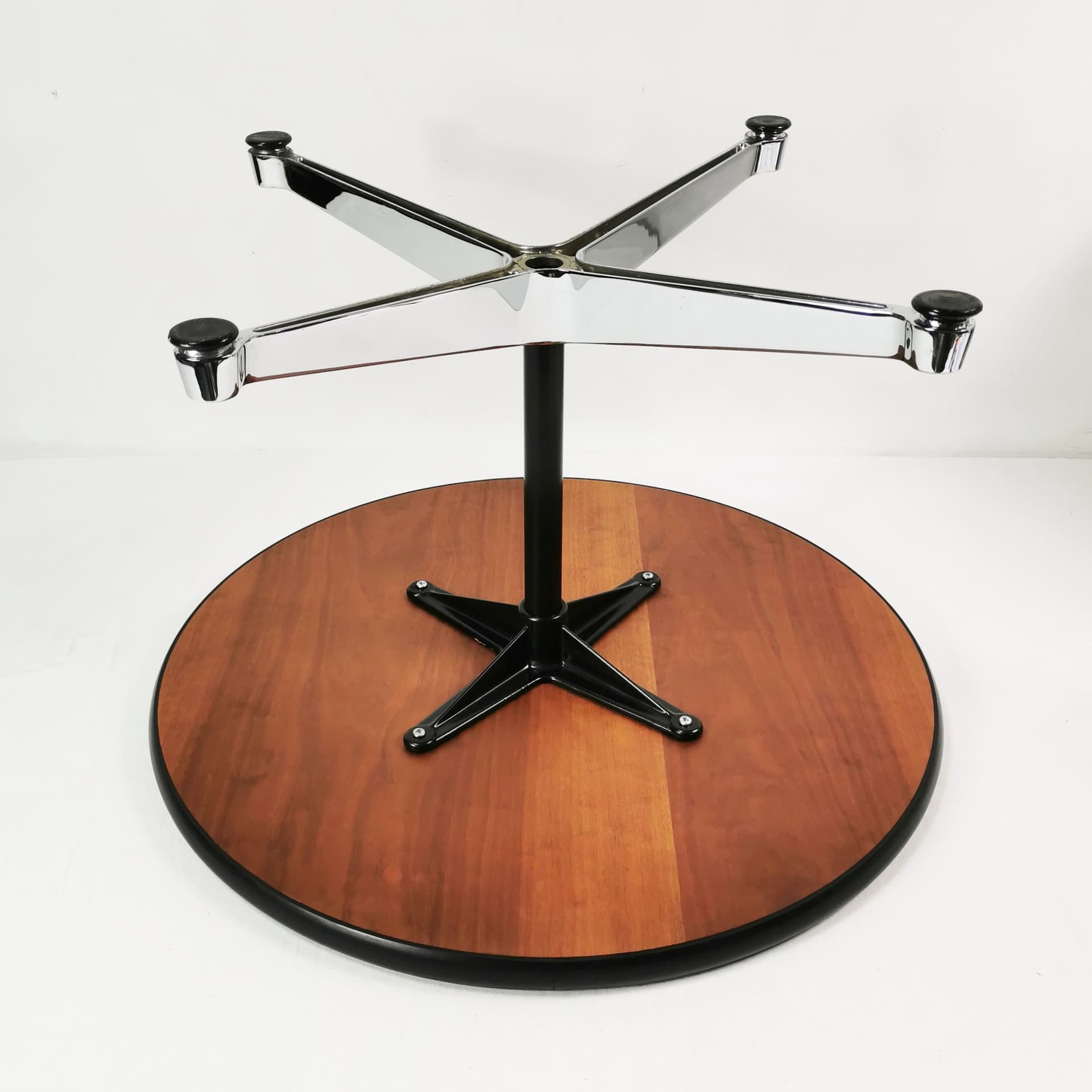 Coffee Table Eames Contract, American walnut brown, black plastic, polished steel silver, by C. & R. Eames, Vitra, Switzerland, 1980s. - 398981