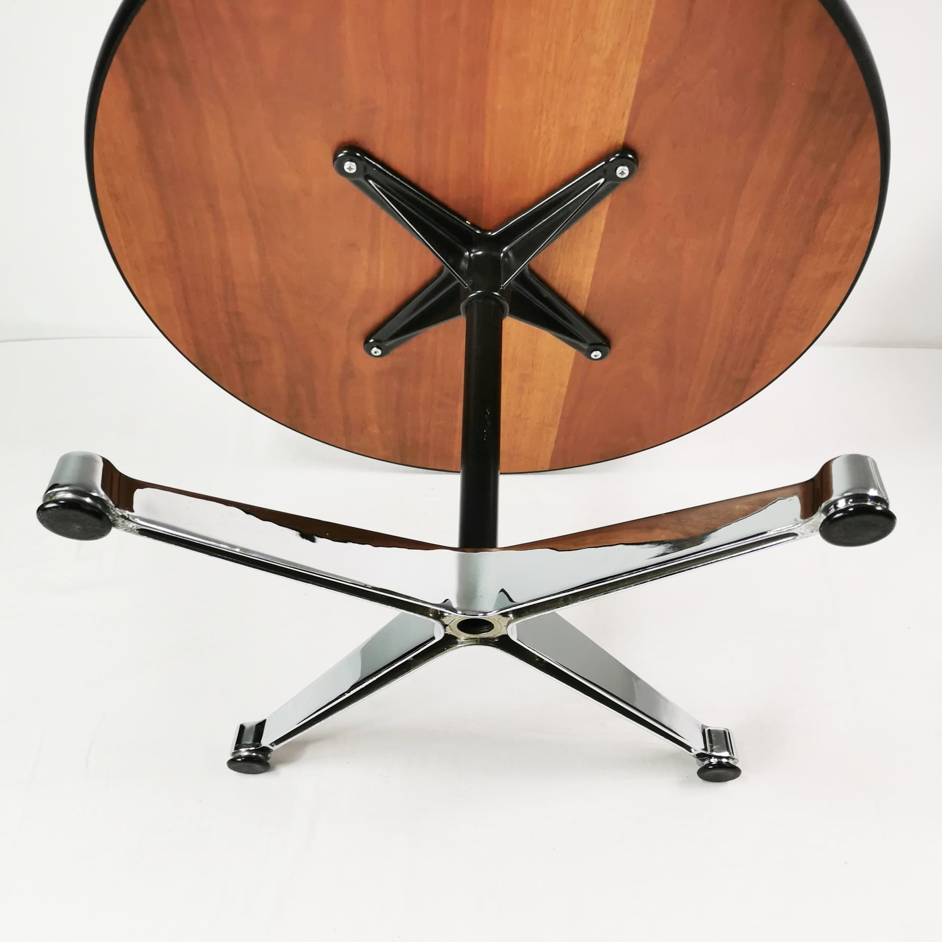 Coffee Table Eames Contract, American walnut brown, black plastic, polished steel silver, by C. & R. Eames, Vitra, Switzerland, 1980s. - 398982