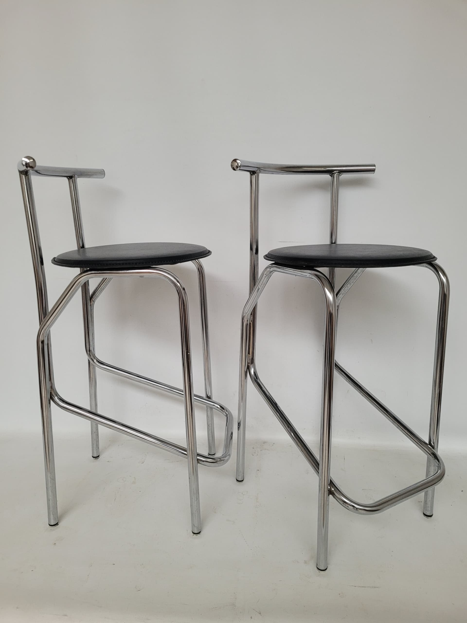 Hoker Bauhaus, stal chromowana srebrna, skóra ekologiczna czarna, lata 90. - 399000