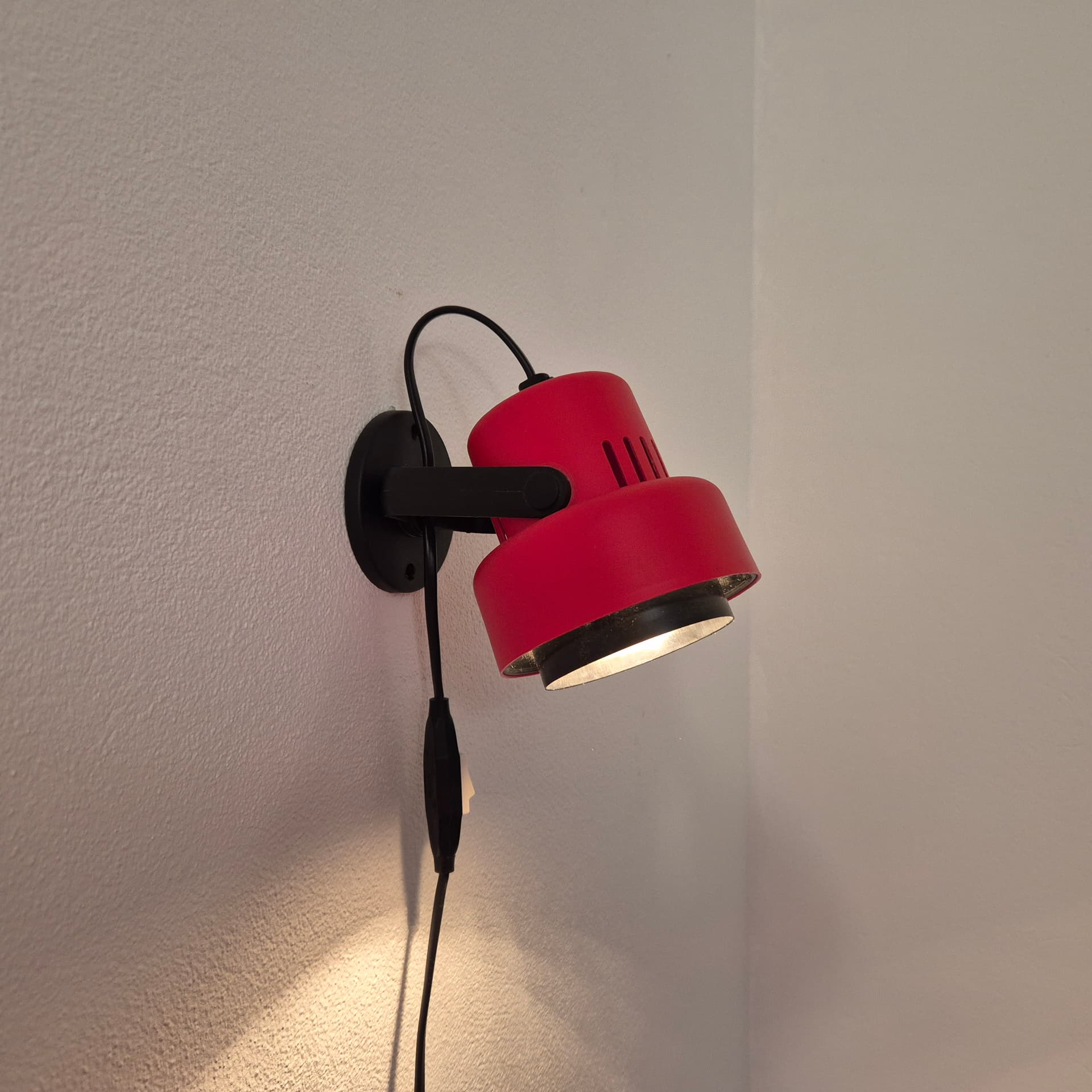 Pair of wall sconces, red, acrylic, Fagerhults, Sweden, 1980s. - 399121