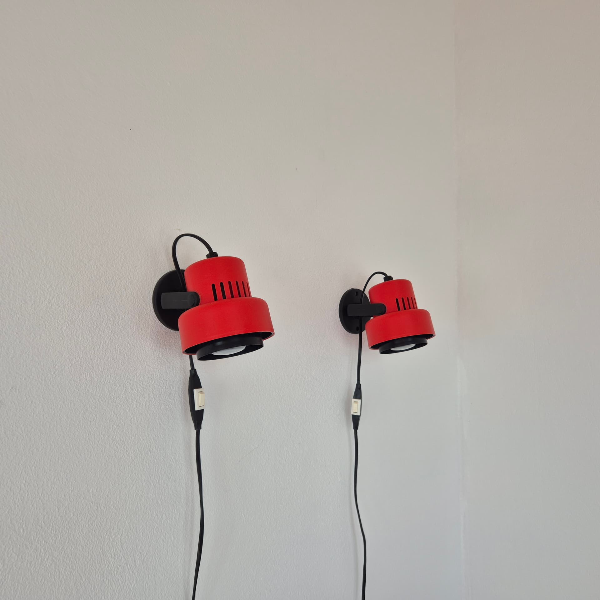 Pair of wall sconces, red, acrylic, Fagerhults, Sweden, 1980s. - 399118