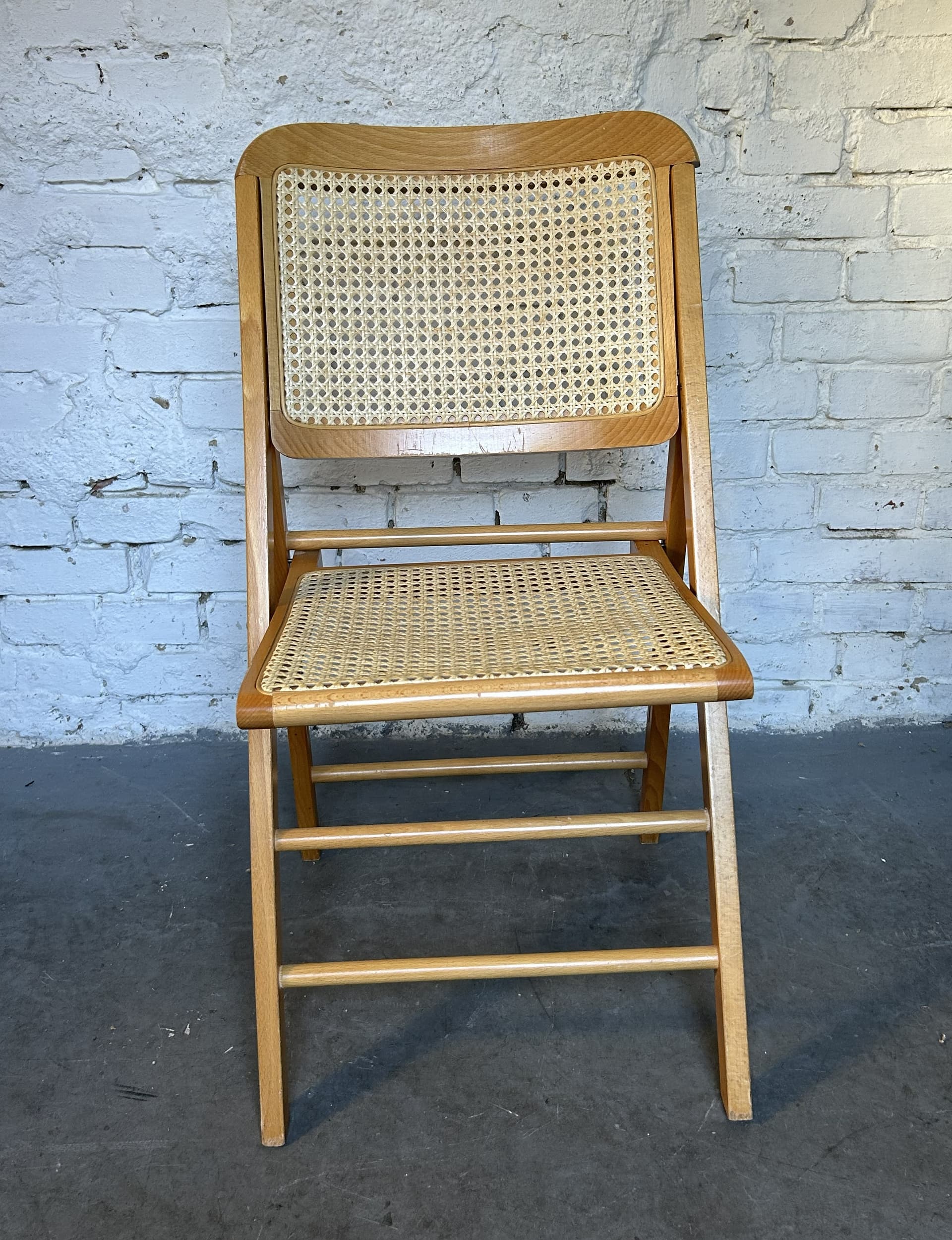 Krzesło składane, buk brązowy, rattan beżowy, lata 70. - 399185