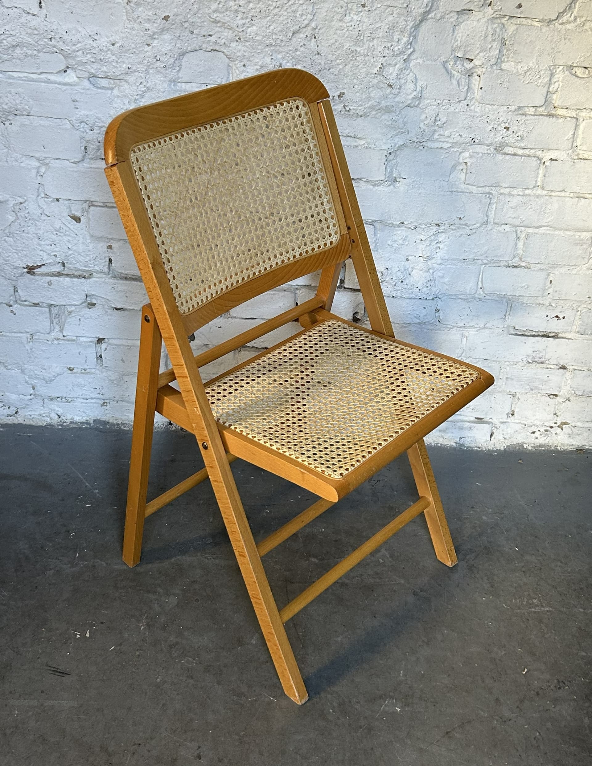Krzesło składane, buk brązowy, rattan beżowy, lata 70. - 399182