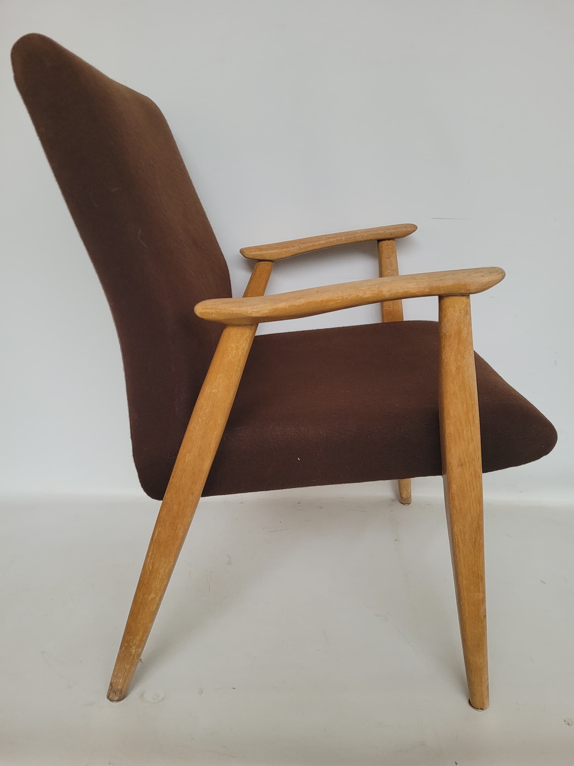 Fotel, brązowy, tkanina, drewno, lata 60. - 399362