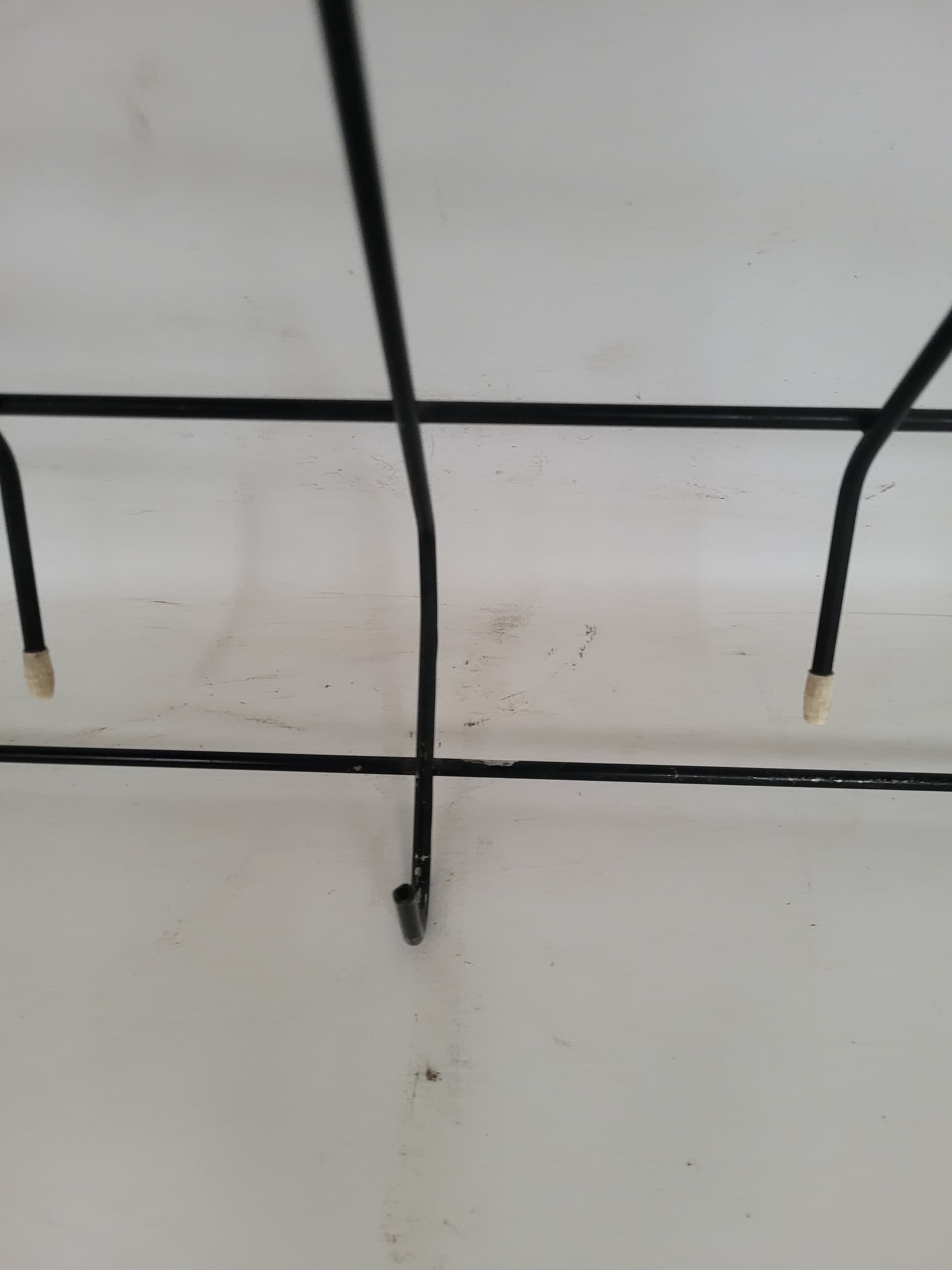 Wall-mounted coat rack String, black metal, white plastic, 1960s - 399368