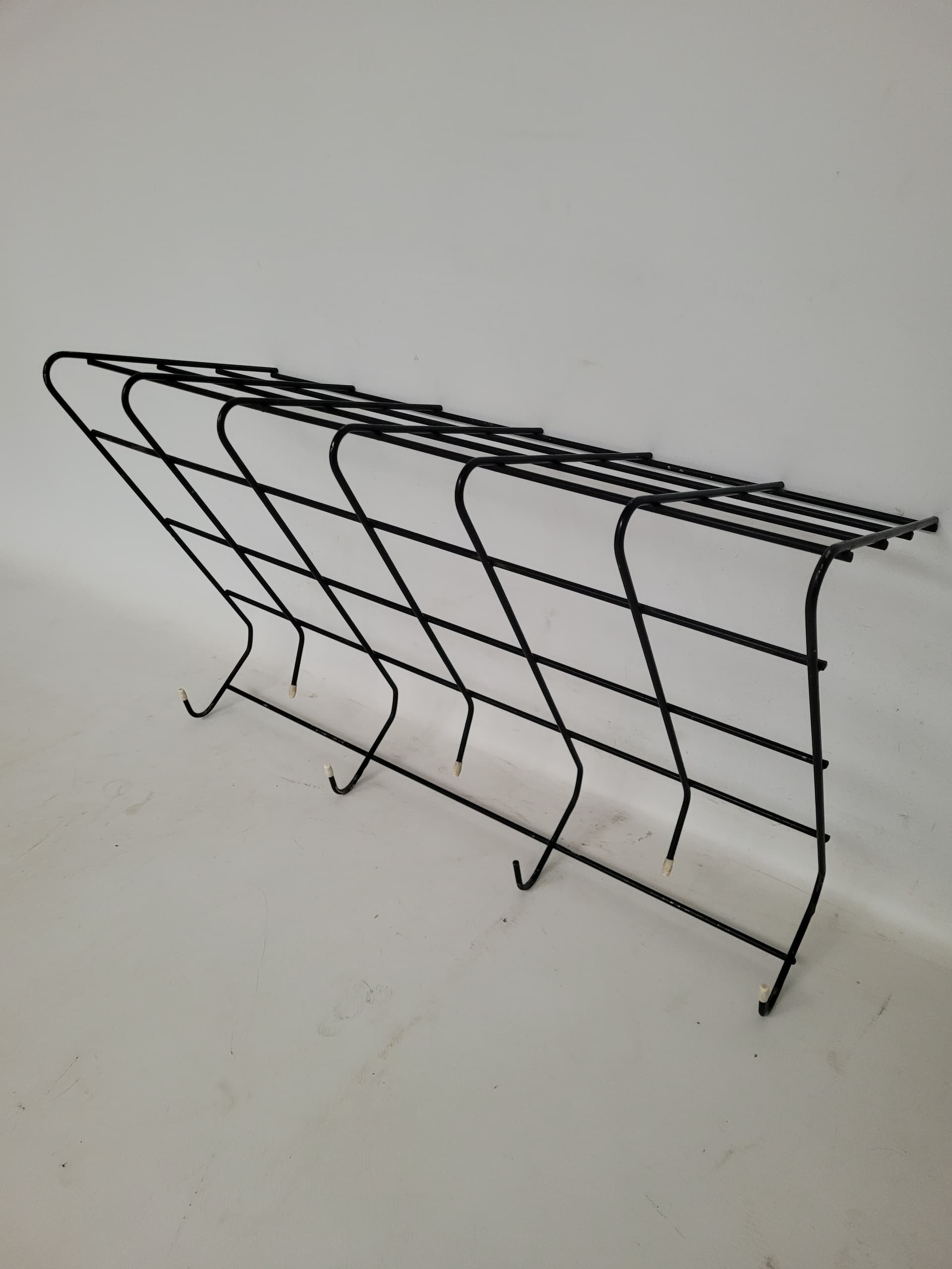 Wall-mounted coat rack String, black metal, white plastic, 1960s - 399367