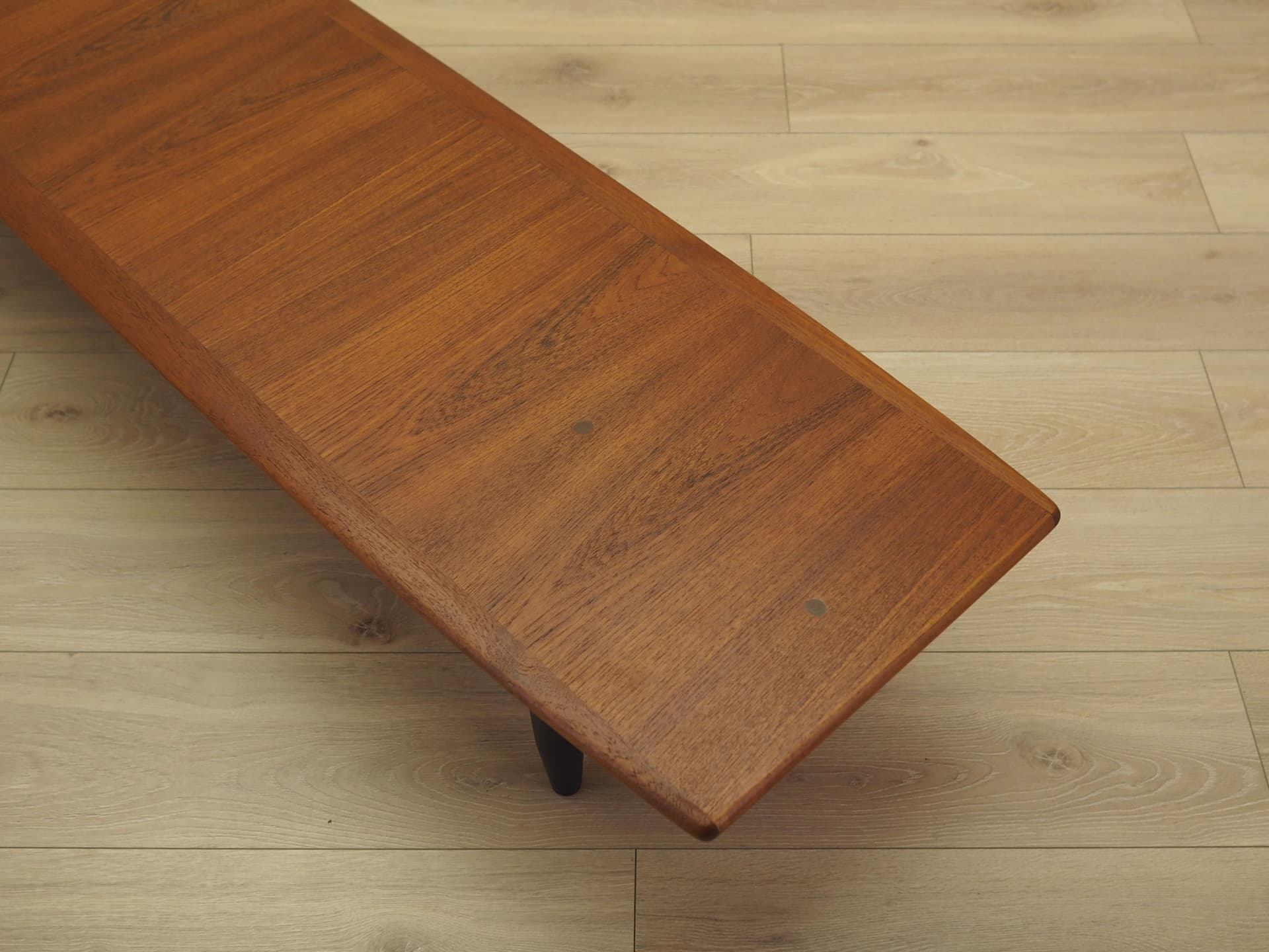 Sideboard lowboard, teak brązowy, nogi czarne, Dania, lata 70. - 399577
