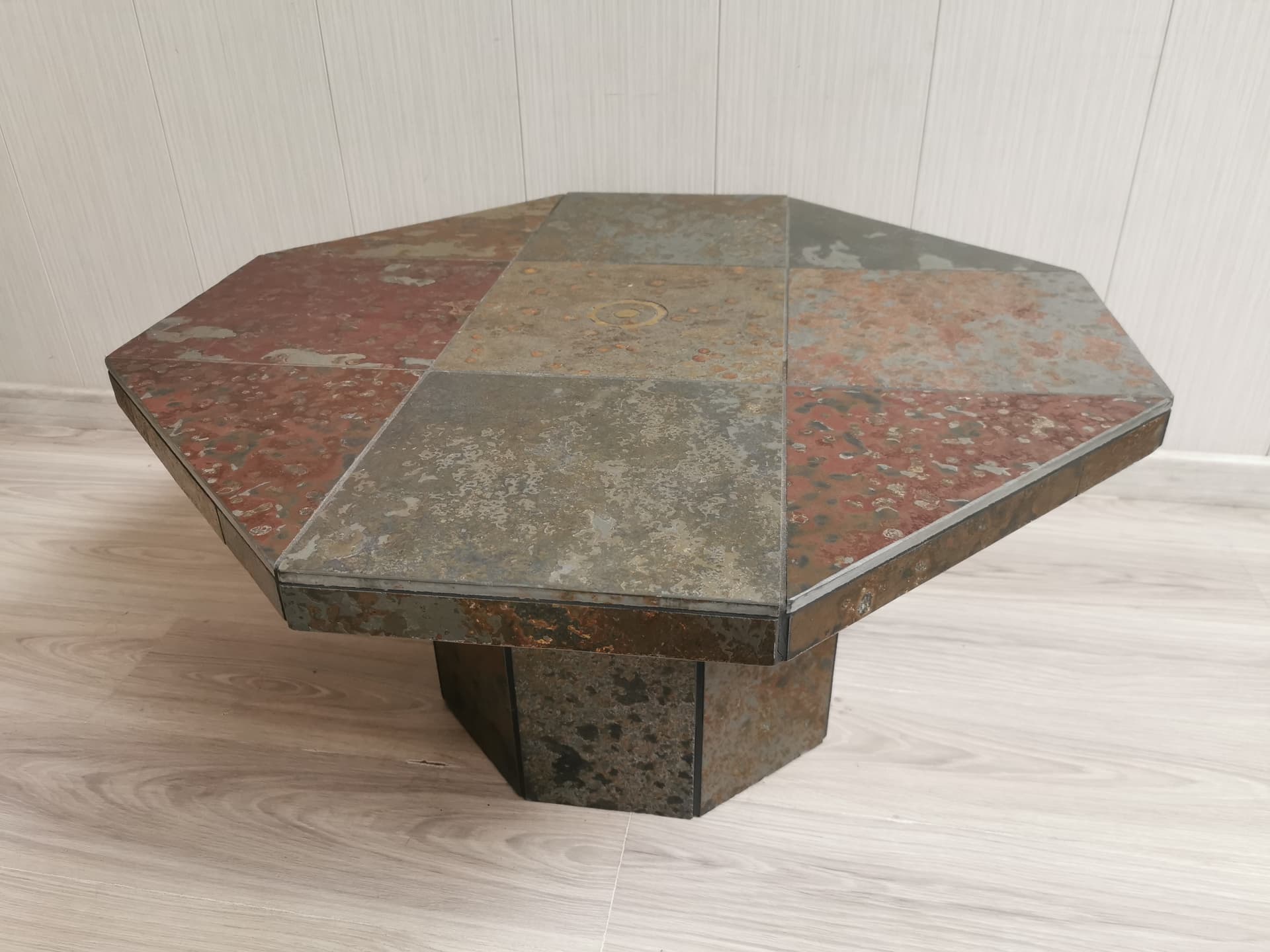 Stolik kawowy ośmiokątny, szary granit, metal czarny, proj. P. Kingma, Holandia, lata 80. - 399673