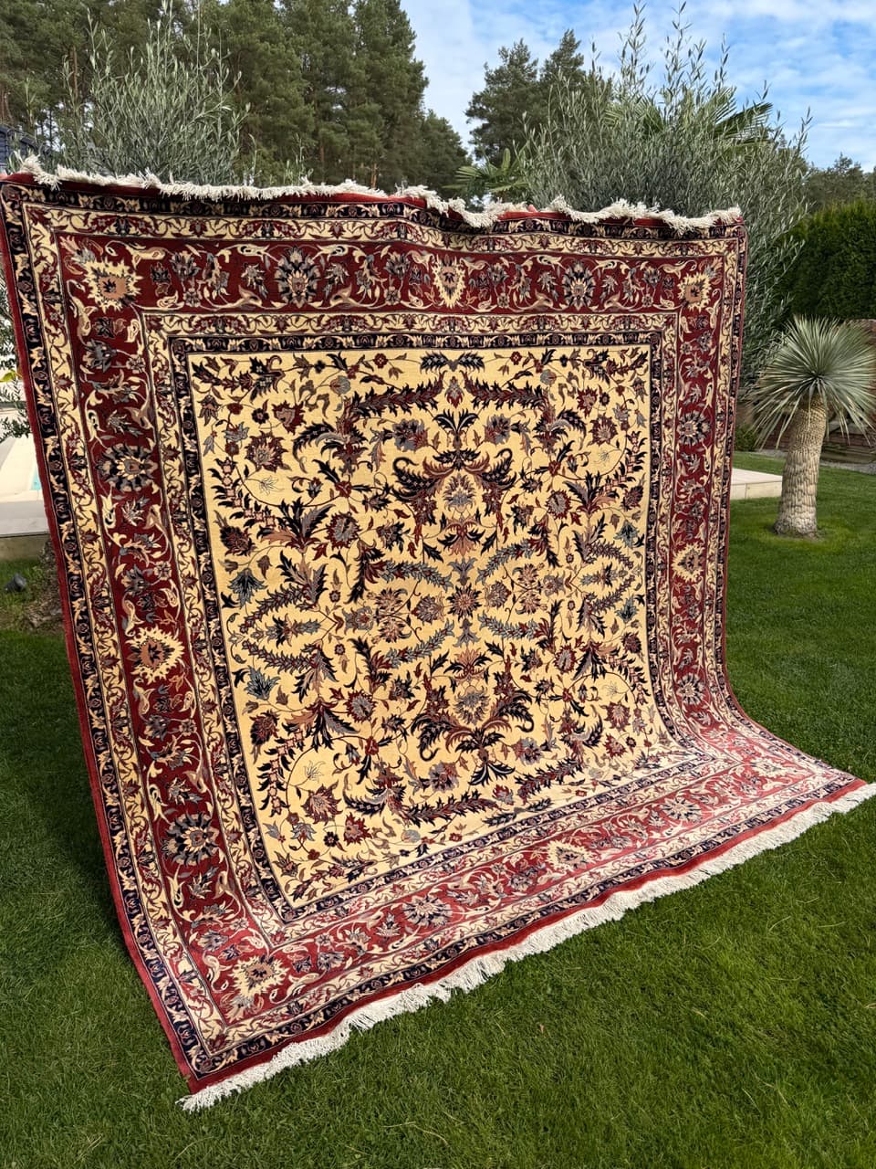 Carpet Ispahan 260x240 cm, beige red blue grey, cashmere wool, Iran - 400023