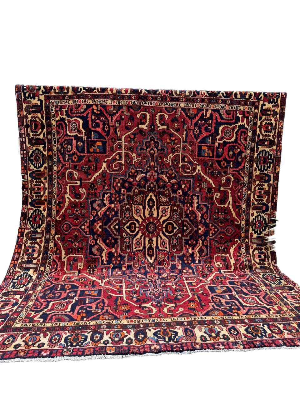 Dywan Bahtiari 360x300 cm, czerwony, wełna, Iran