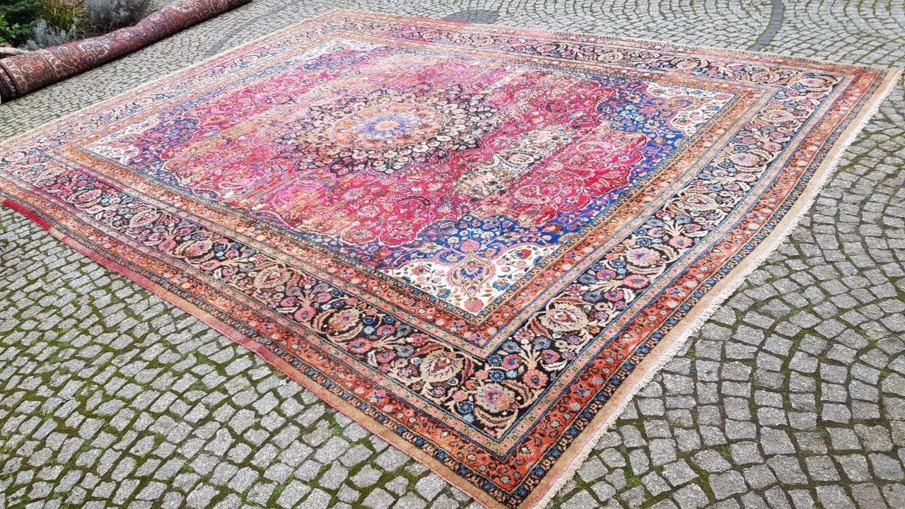 Carpet Meshed, 430x320 cm, red blue white gold green, wool, Iran, early 20th century - 400168