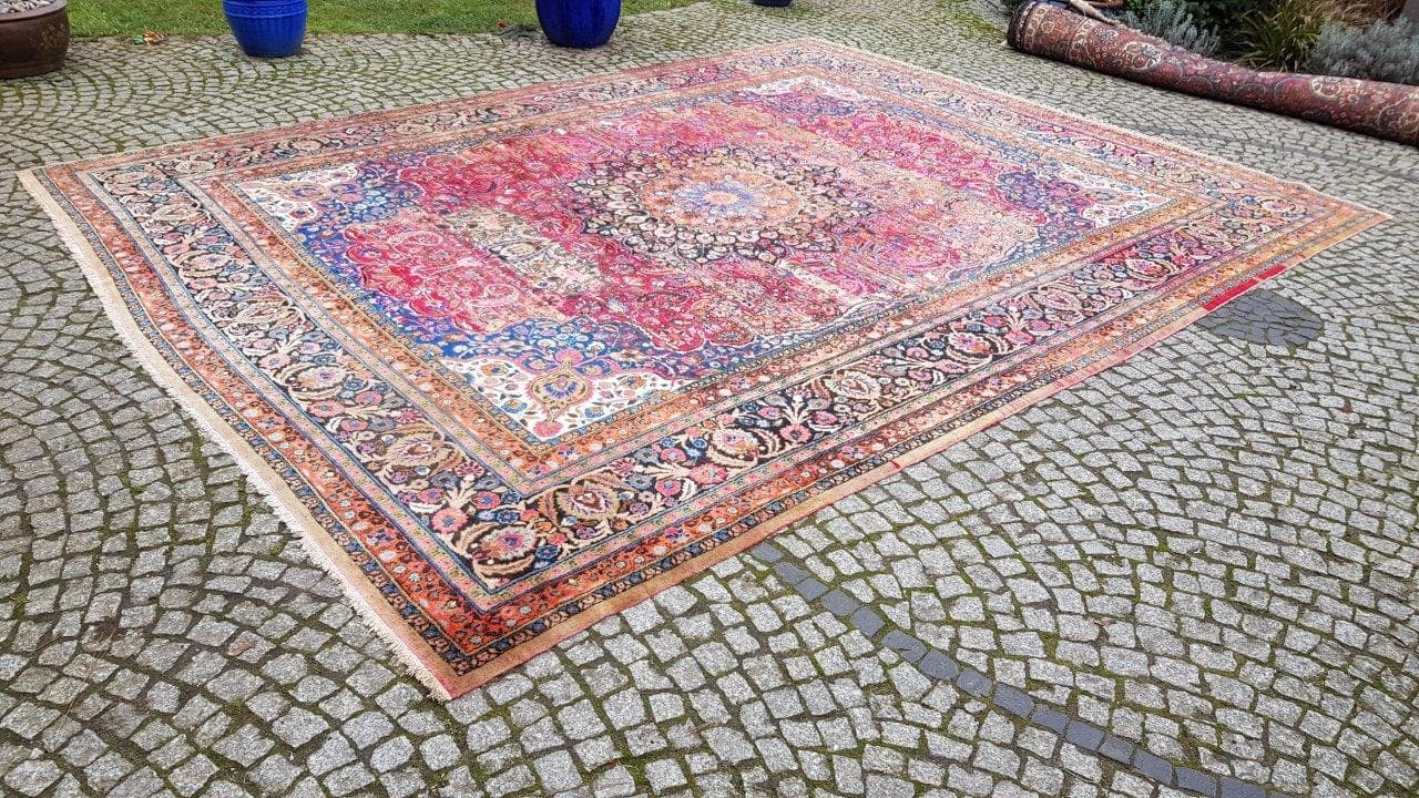 Carpet Meshed, 430x320 cm, red blue white gold green, wool, Iran, early 20th century - 400167