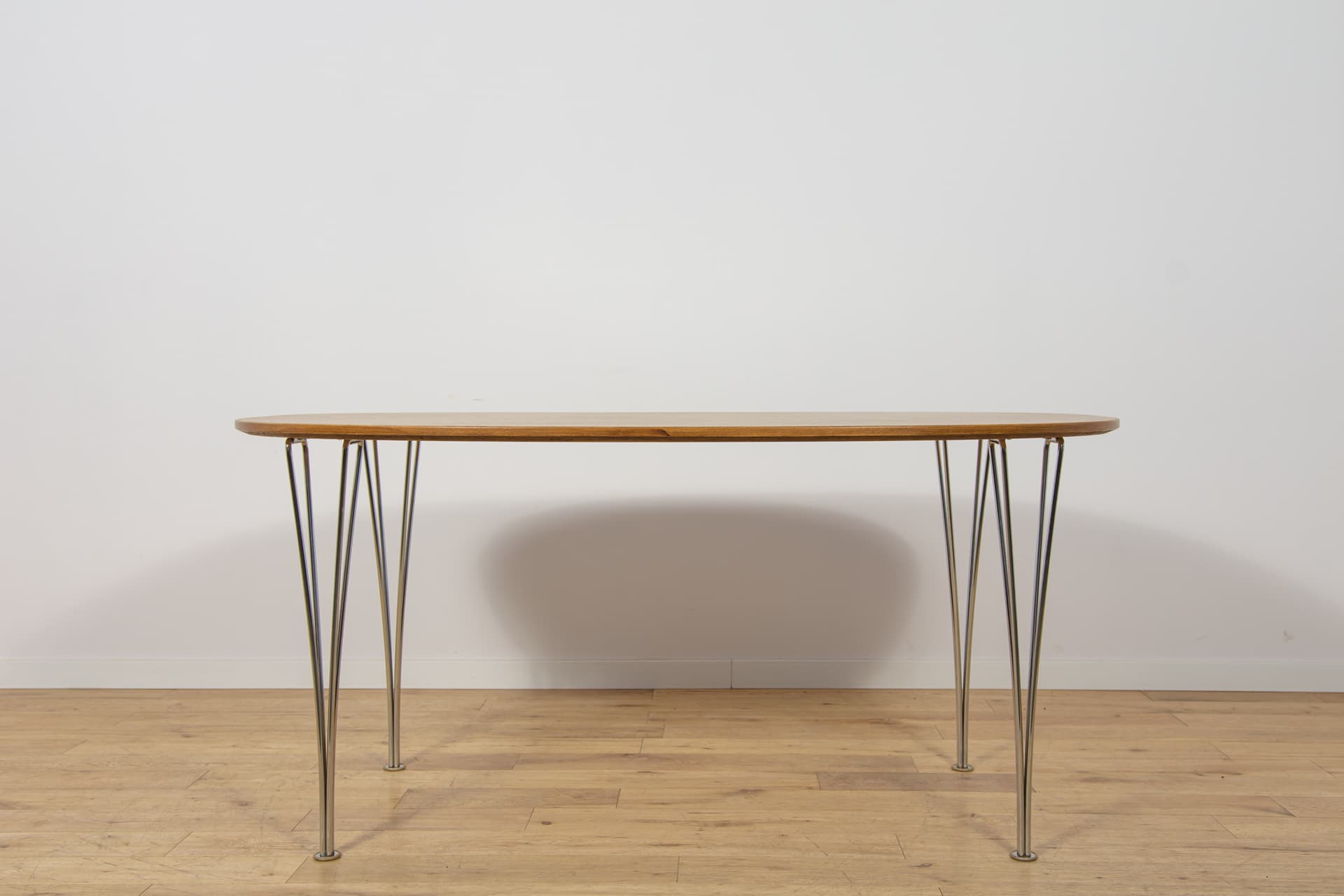 Stół Superellipse, dąb brązowy, stal szczotkowana srebrna, proj. P. Hein & B. Mathsson, Fritz Hansen, Dania, lata 80. - 400252