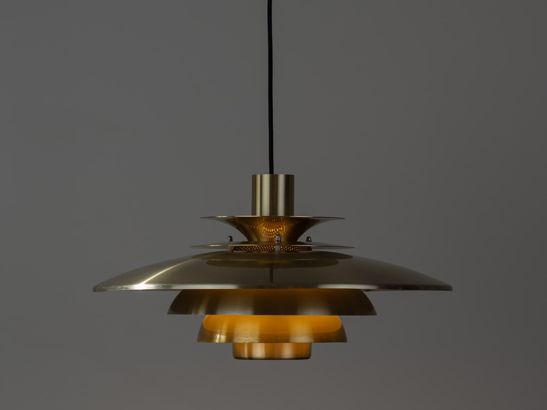 Pendant lamp Verona, gold aluminium, by K. Wiborg, Jeka, Denmark, 1980s. - 400593