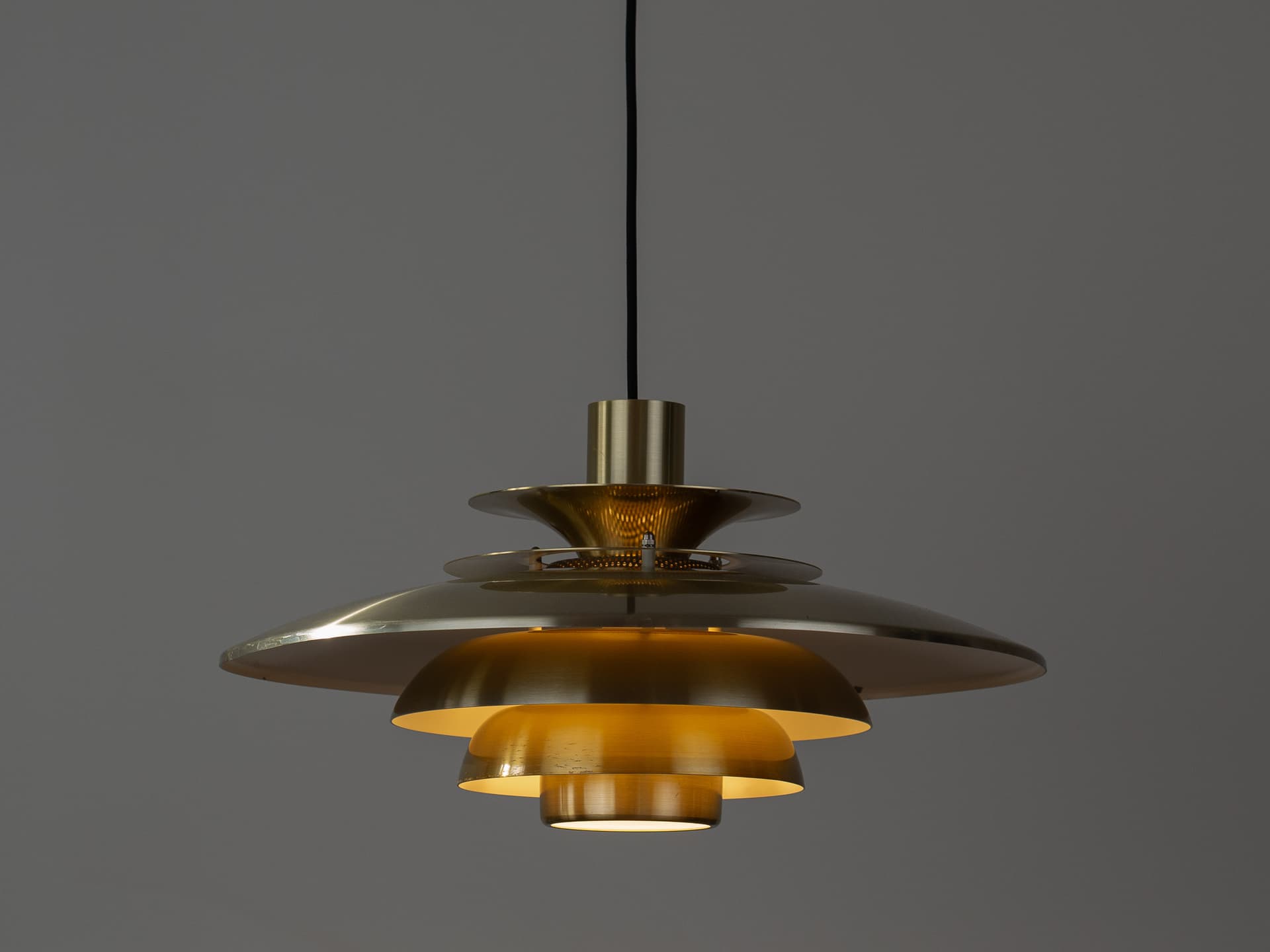 Pendant lamp Verona, gold aluminium, by K. Wiborg, Jeka, Denmark, 1980s. - 400594
