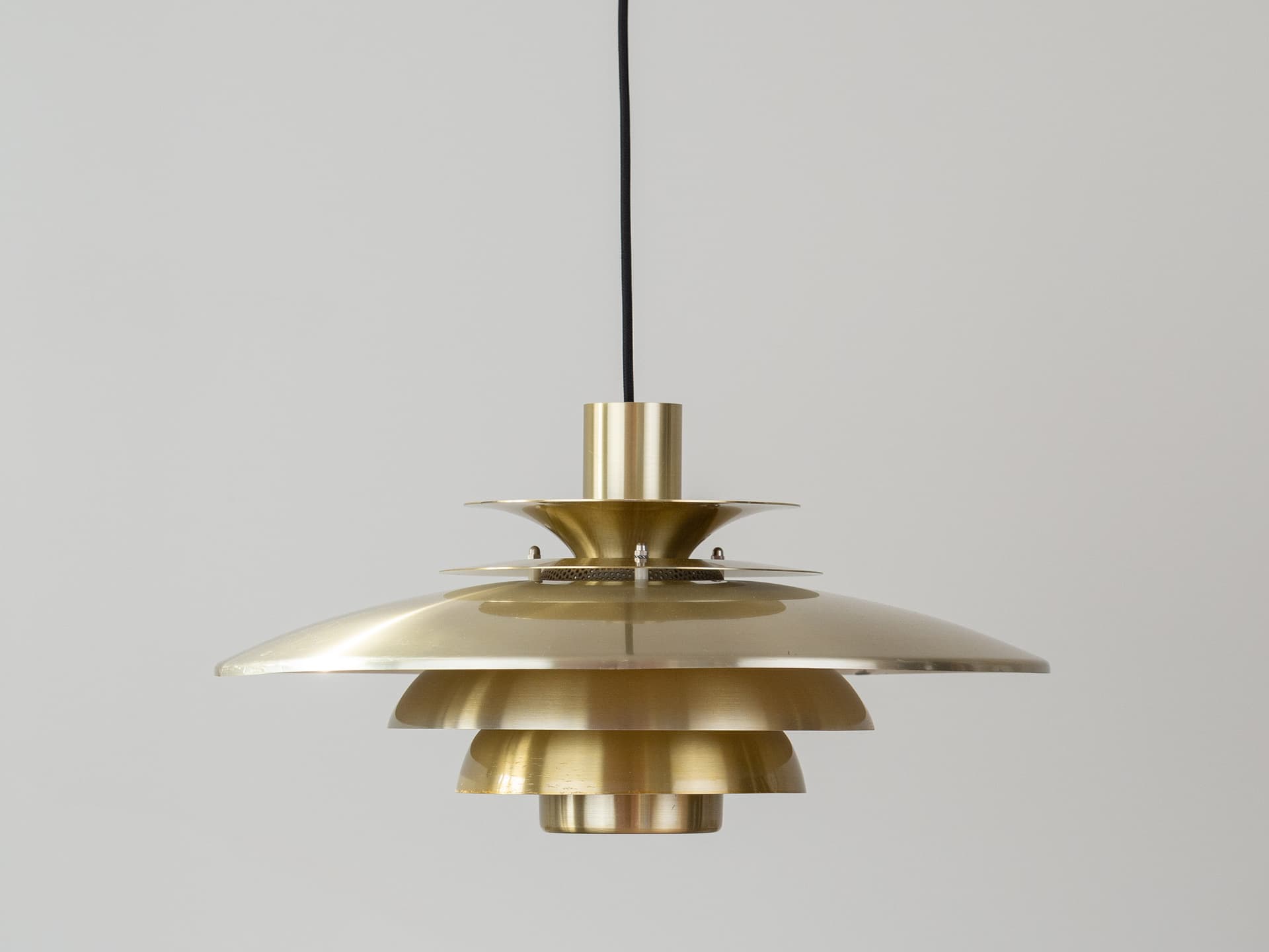 Pendant lamp Verona, gold aluminium, by K. Wiborg, Jeka, Denmark, 1980s. - 400592