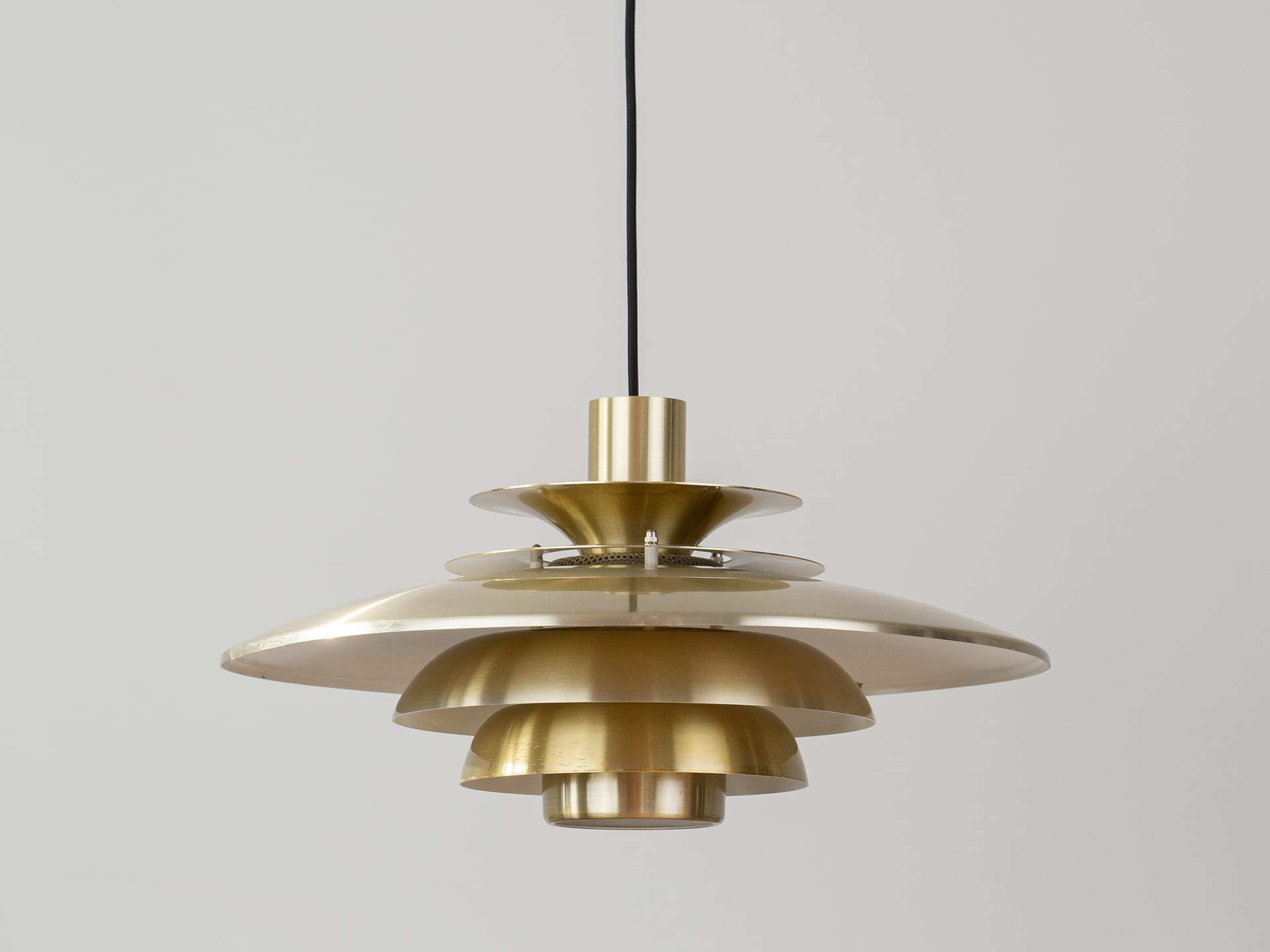 Pendant lamp Verona, gold aluminium, by K. Wiborg, Jeka, Denmark, 1980s. - 400591