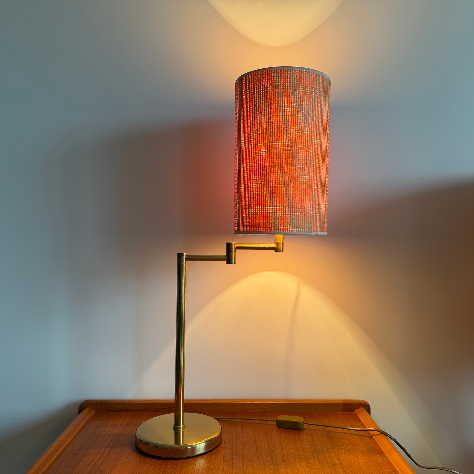 Table Lamp, gold brass, beige rattan, Germany, 1970s. - 400619