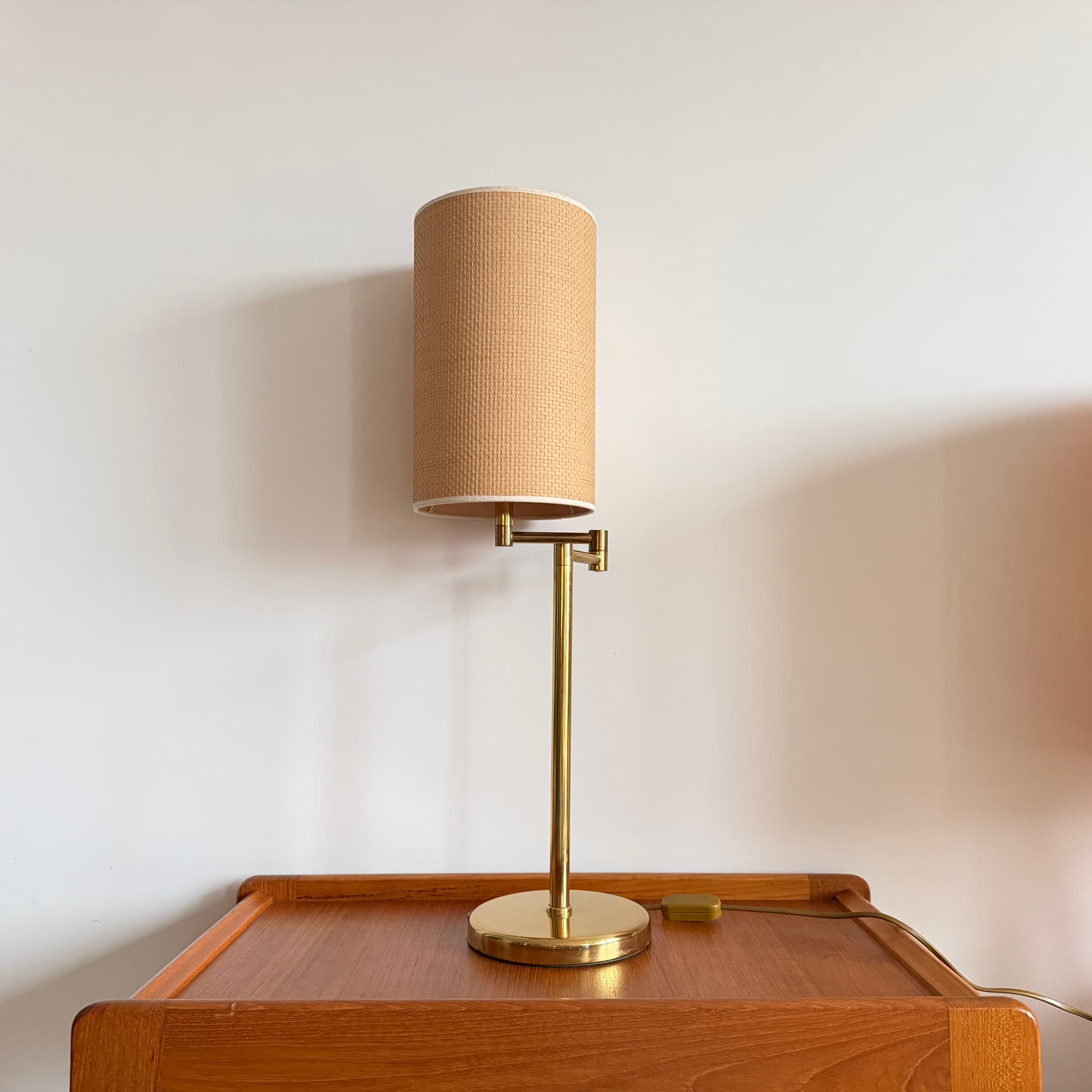 Table Lamp, gold brass, beige rattan, Germany, 1970s. - 400615