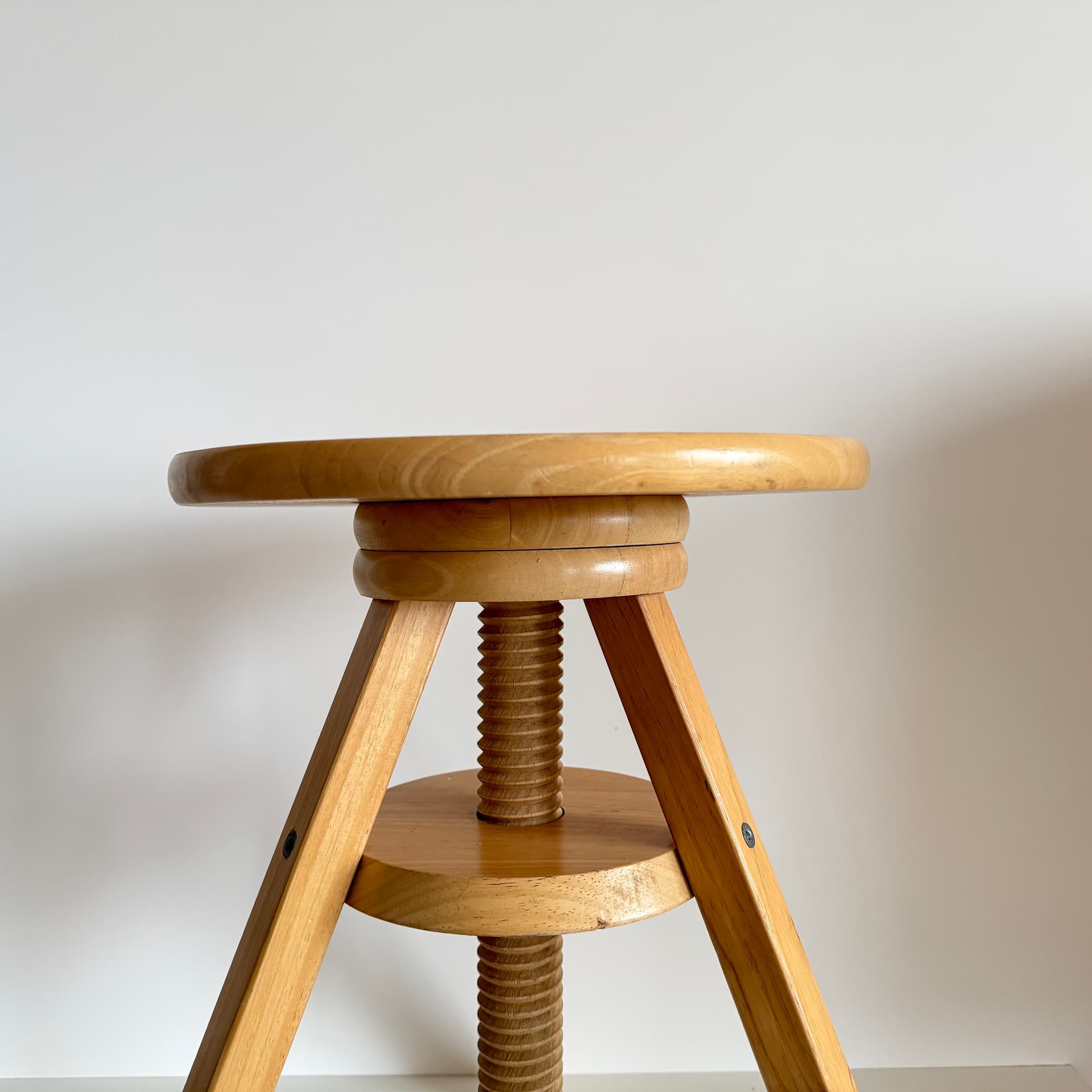 Stołek tripod, olcha brązowy, Niemcy, lata 90. - 400655