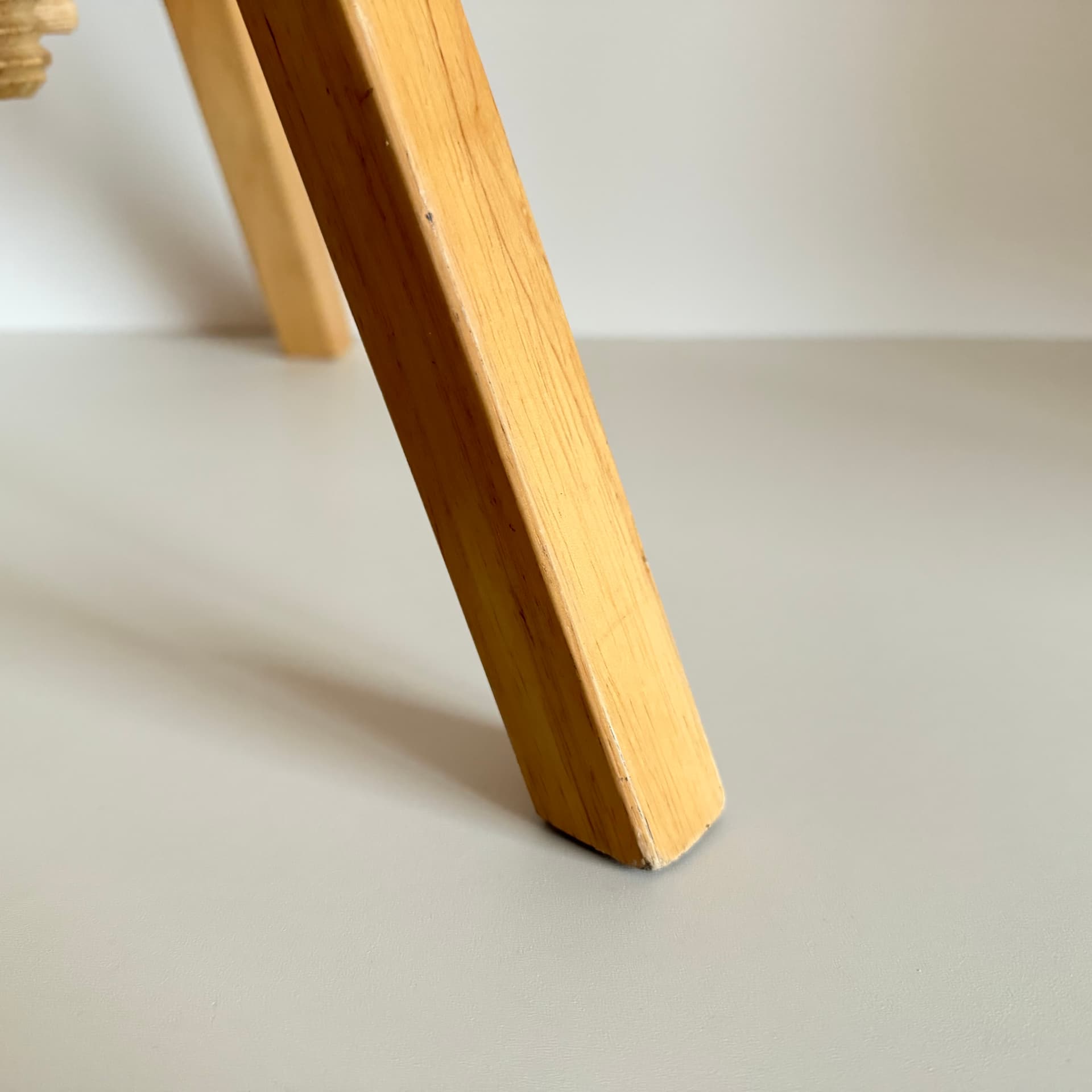 Stołek tripod, olcha brązowy, Niemcy, lata 90. - 400663