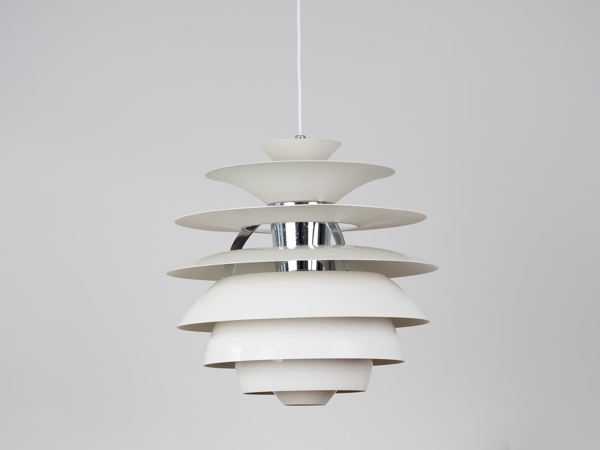 Lampa wisząca PH Snowball, biały, metal, proj. P. Henningsen, Louis Poulsen, Dania, lata 80. - 400851