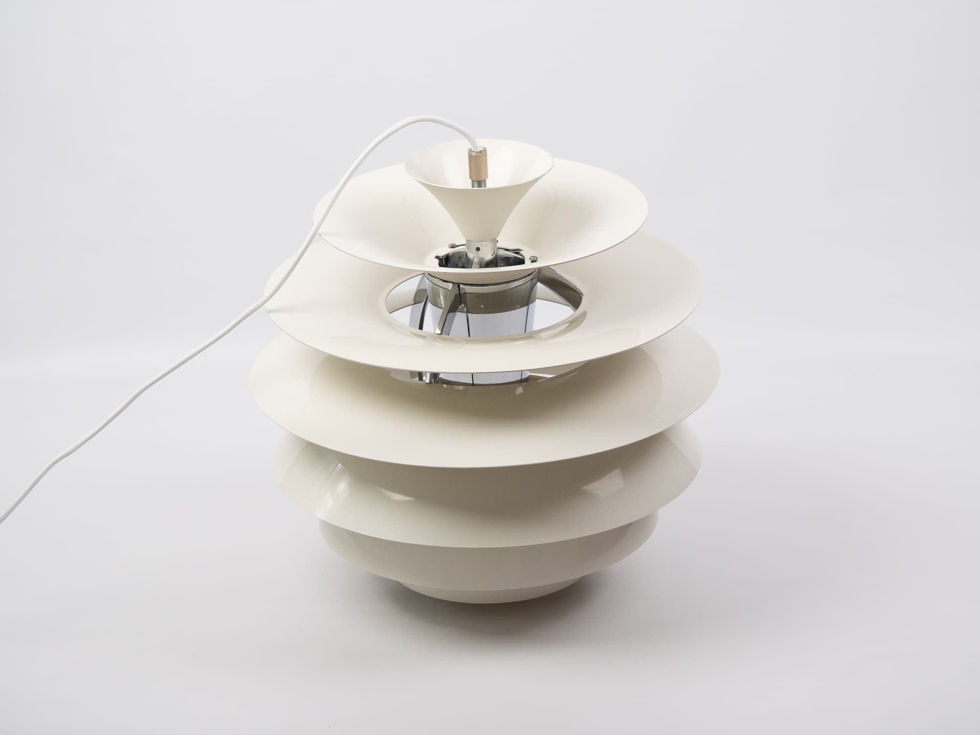 Lampa wisząca PH Snowball, biały, metal, proj. P. Henningsen, Louis Poulsen, Dania, lata 80. - 400852