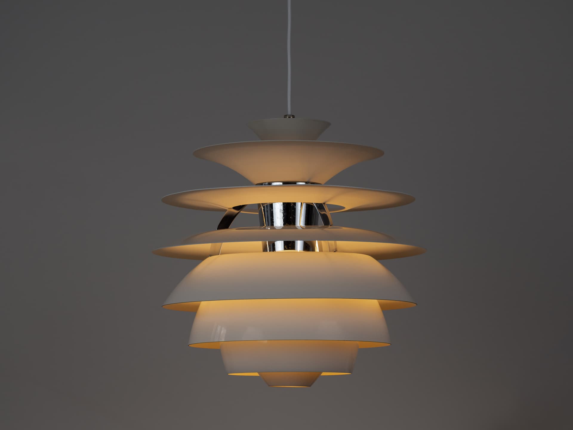 Lampa wisząca PH Snowball, biały, metal, proj. P. Henningsen, Louis Poulsen, Dania, lata 80. - 400859