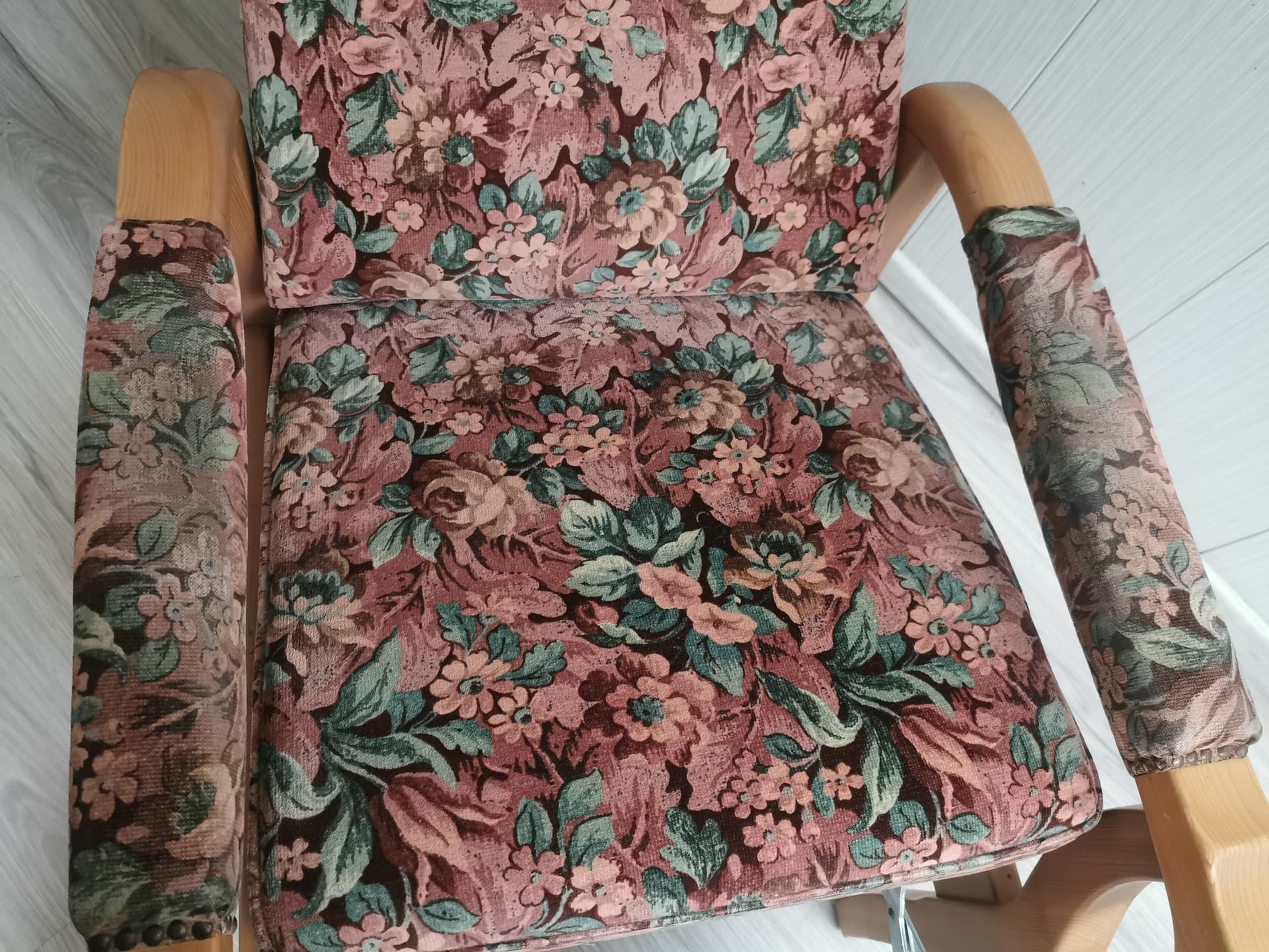 Reclining wingback armchair, pink floral fabric, light brown wood, 1990s. - 400976