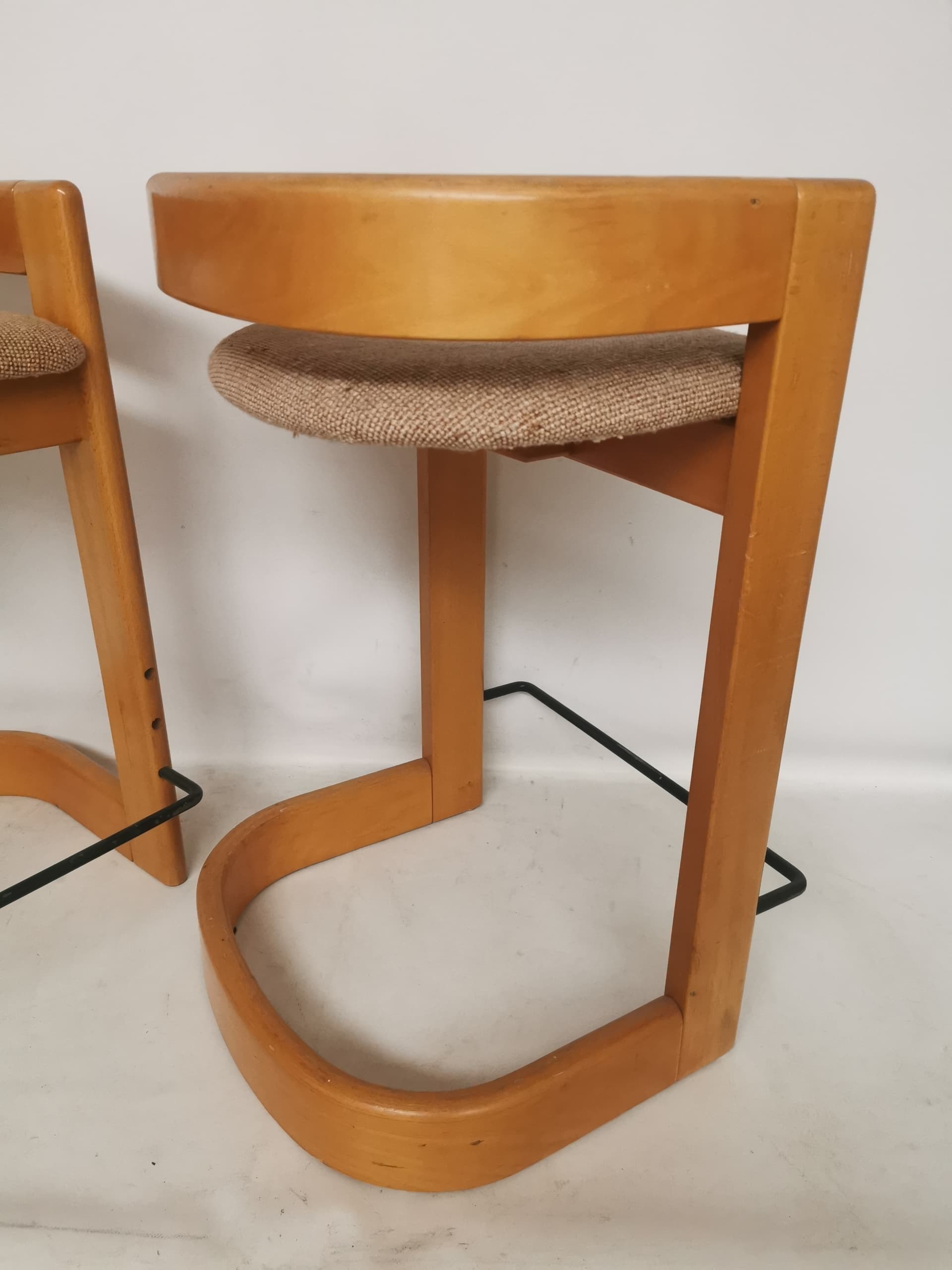 Pair of bar stools, brown beige, wood fabric, 1980s. - 401036