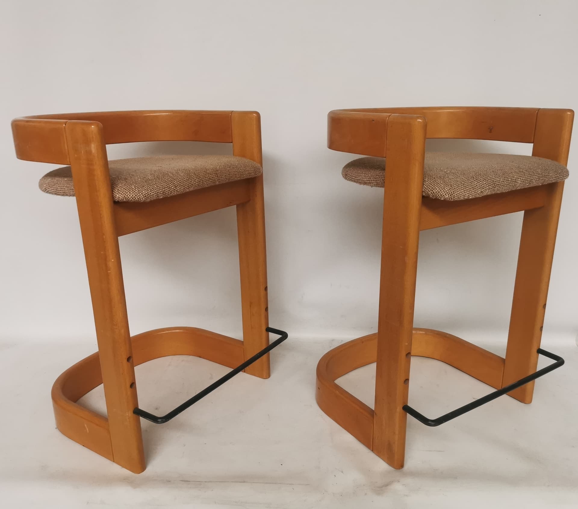 Pair of bar stools, brown beige, wood fabric, 1980s. - 401031