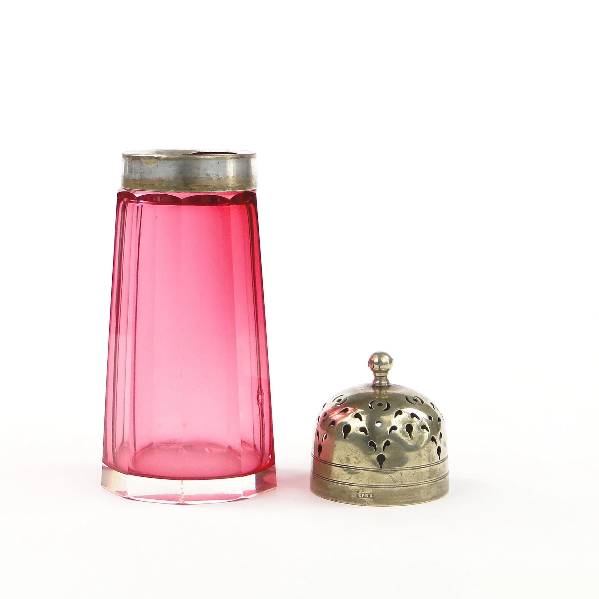 Sugar Shaker, pink crystal, silver metal, early 20th century - 401115