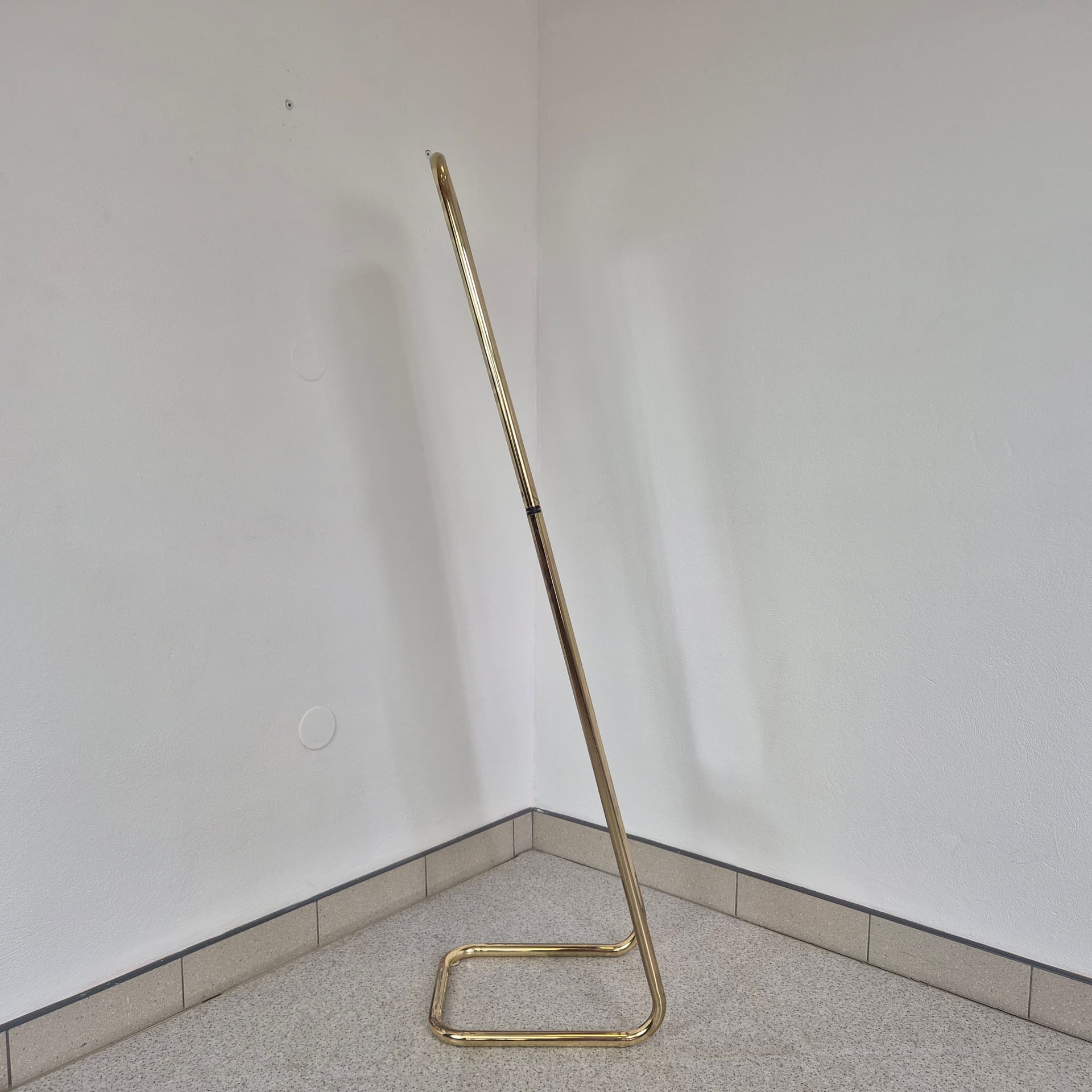 Free-standing mirror, Hollywood Regency, glass, gold metal, 1970s. - 401250