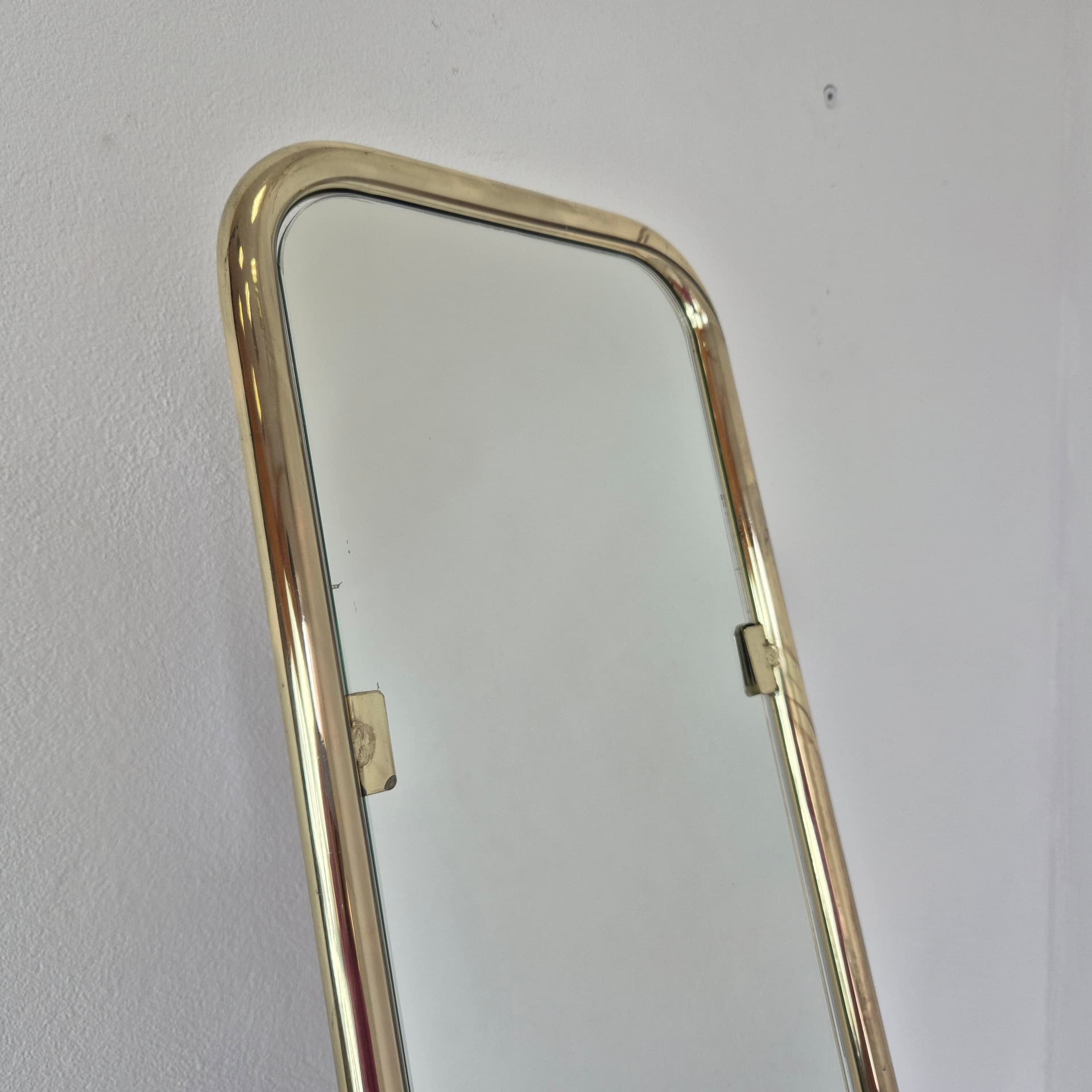 Free-standing mirror, Hollywood Regency, glass, gold metal, 1970s. - 401246