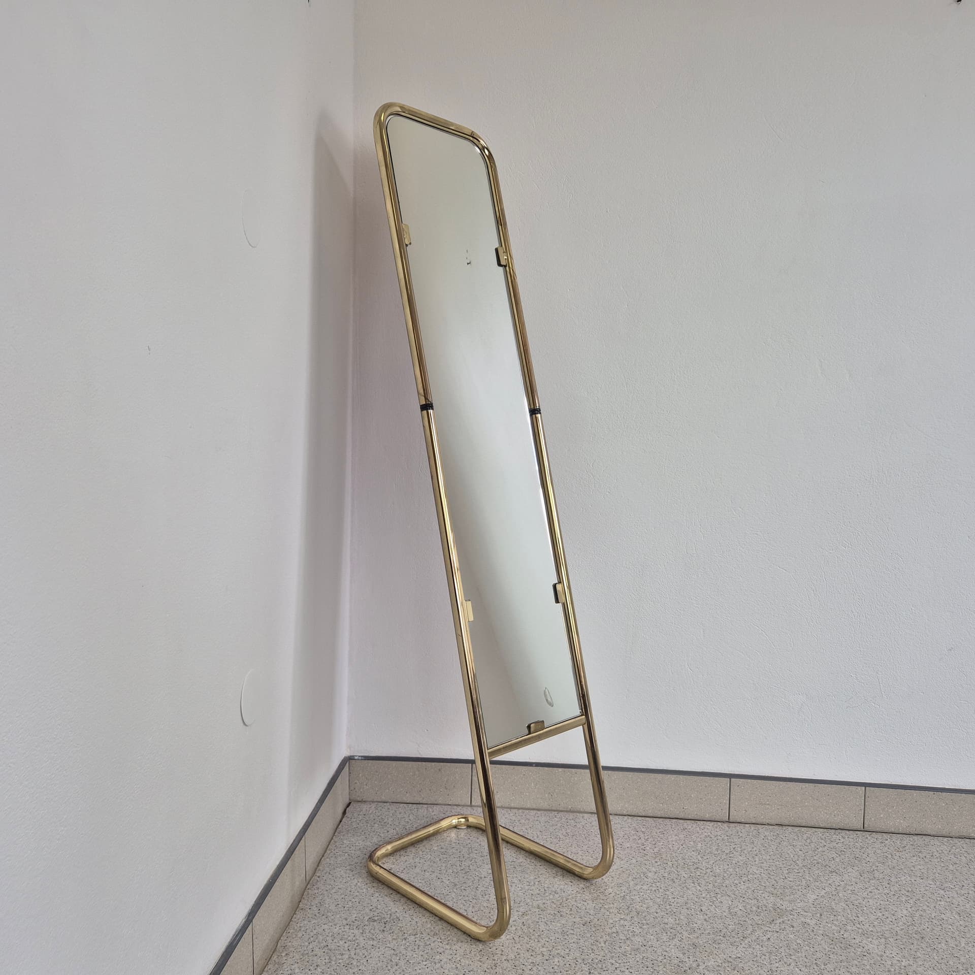 Free-standing mirror, Hollywood Regency, glass, gold metal, 1970s. - 401252