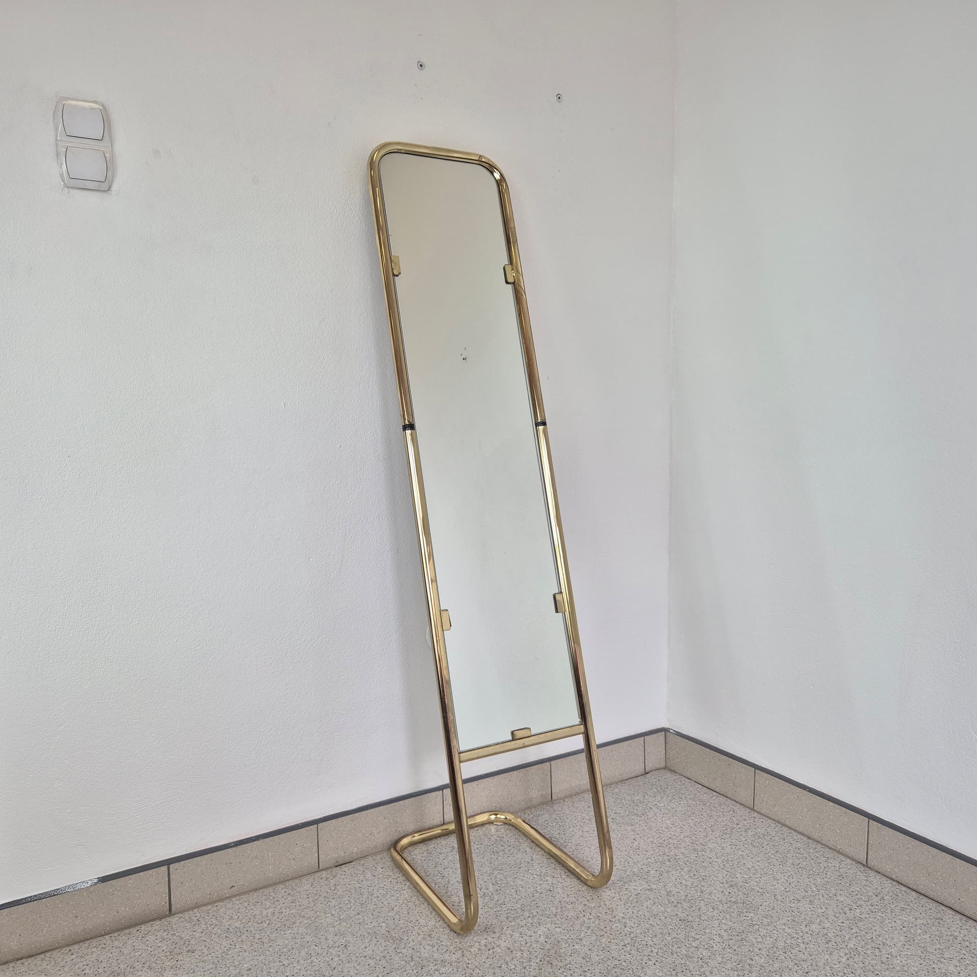 Free-standing mirror, Hollywood Regency, glass, gold metal, 1970s. - 401256