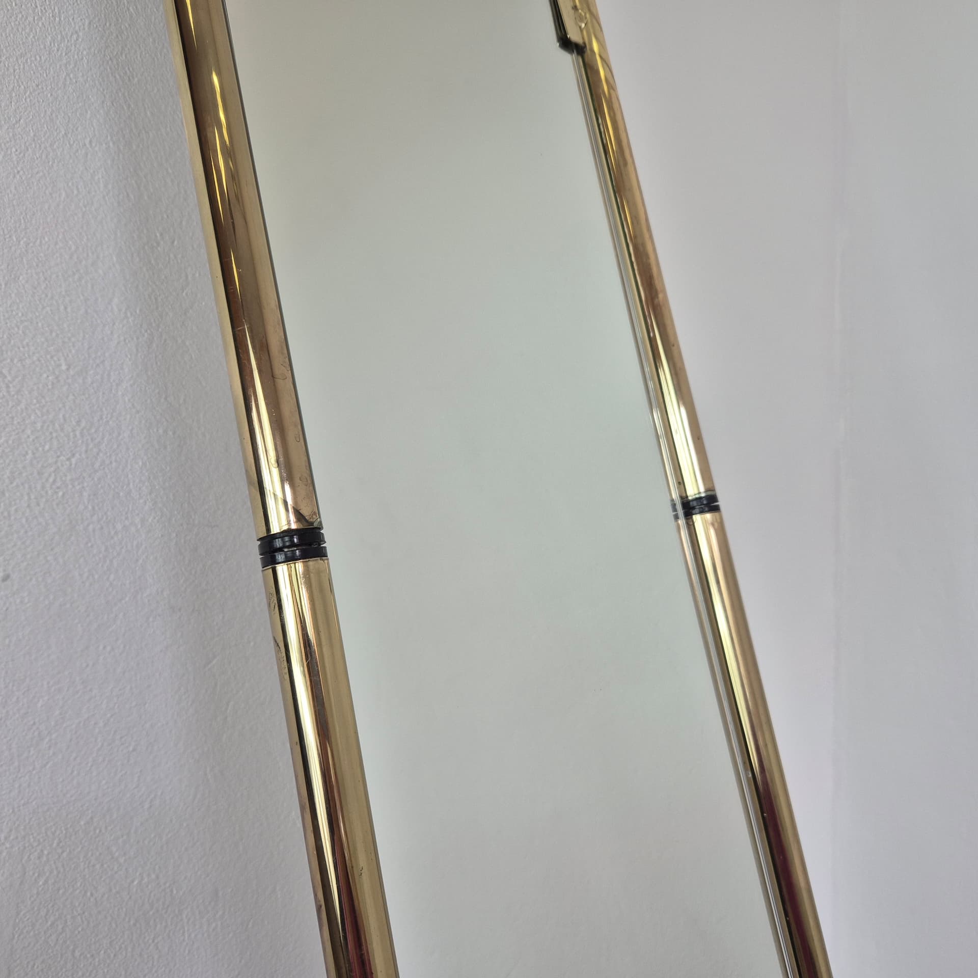 Free-standing mirror, Hollywood Regency, glass, gold metal, 1970s. - 401245
