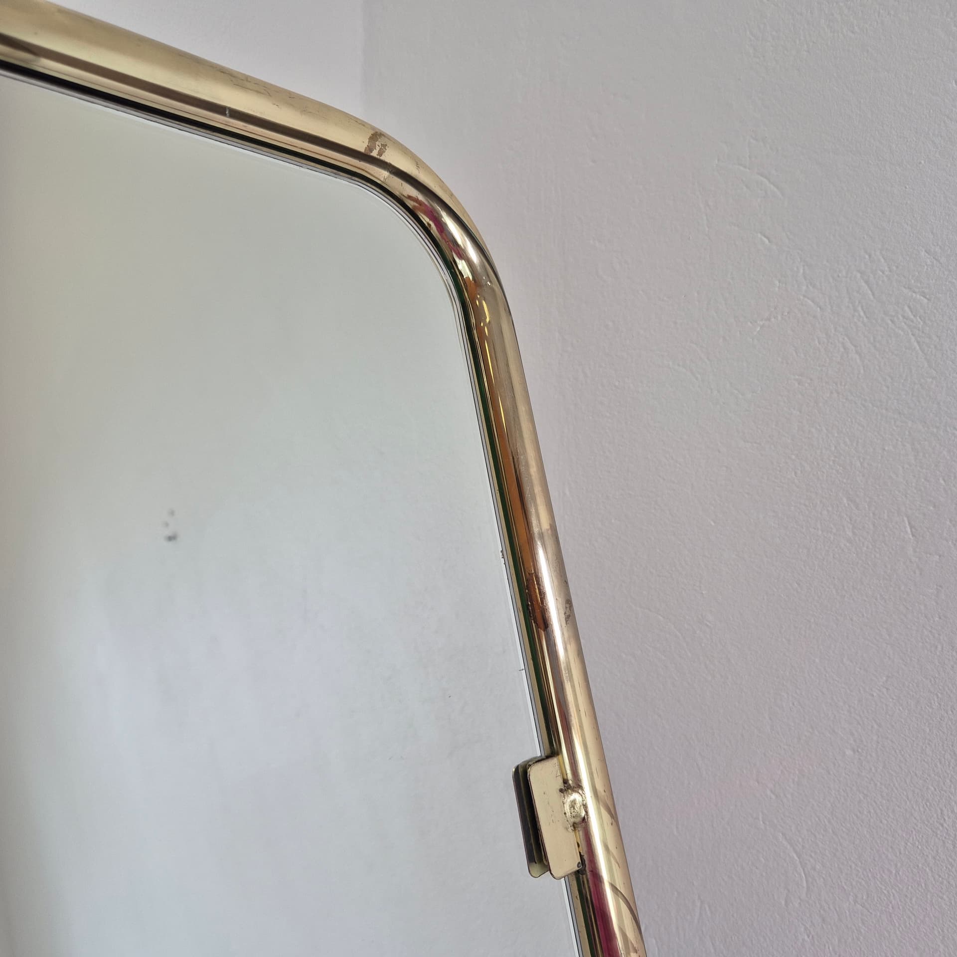 Free-standing mirror, Hollywood Regency, glass, gold metal, 1970s. - 401249