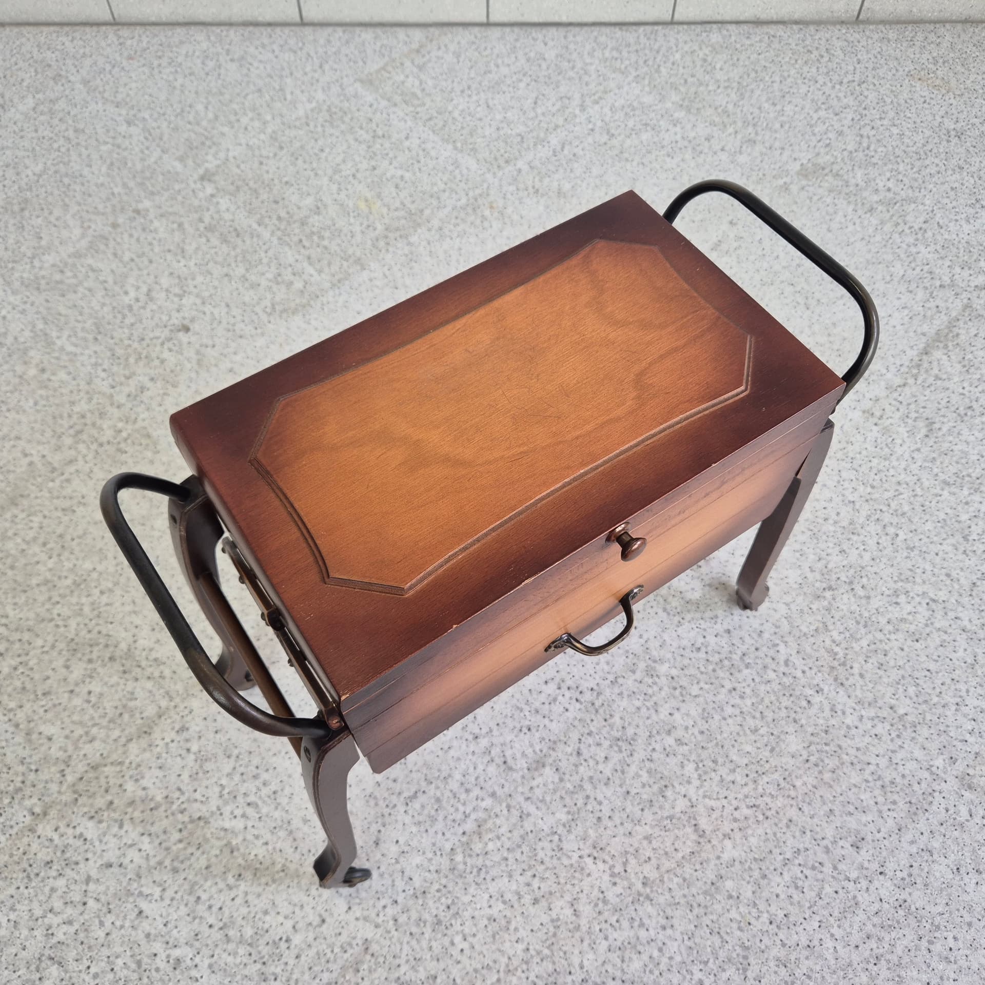 Niciak mobilny, drewno brązowy, metal czarny, Niemcy, lata 60. - 401308