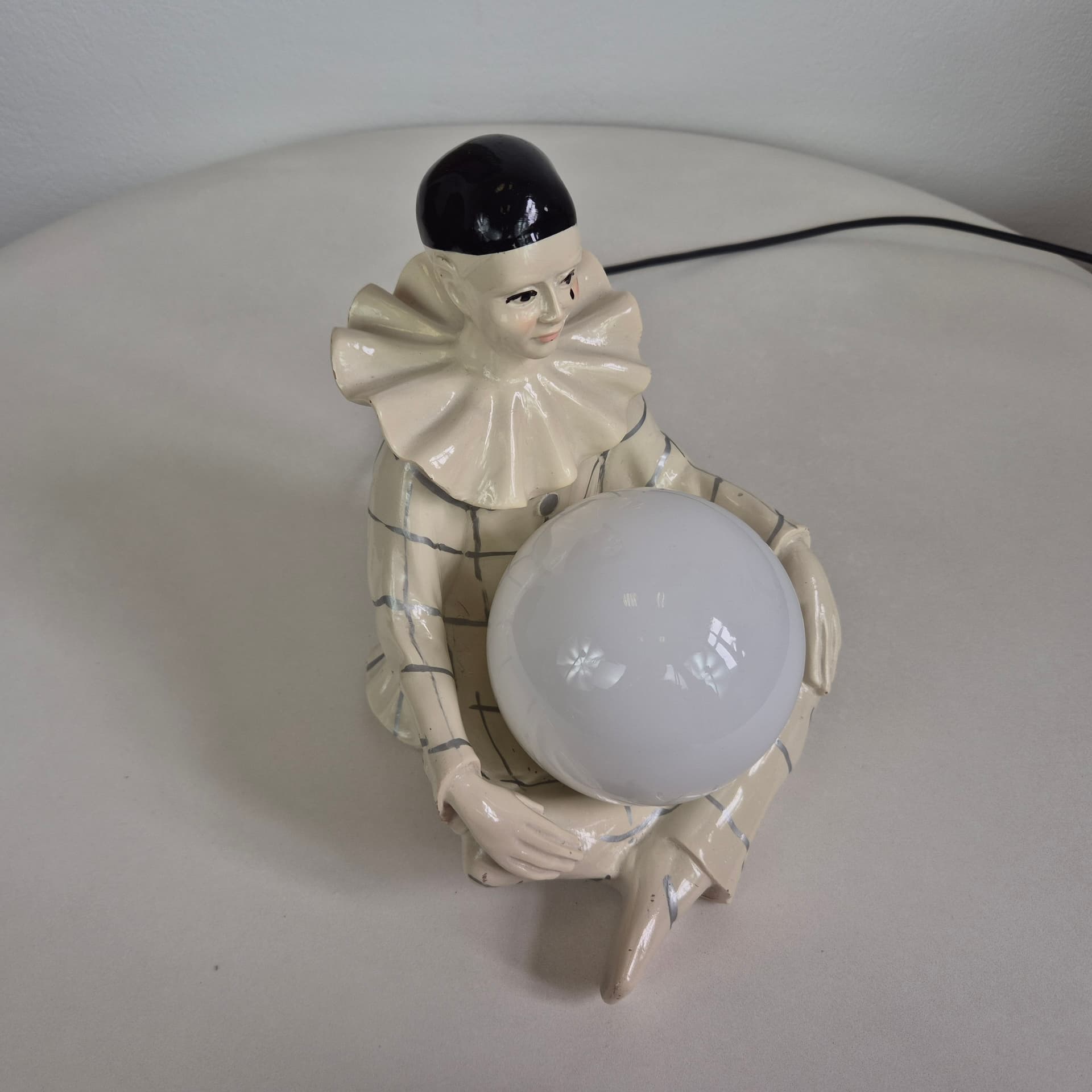 Table lamp Pierrot, beige black white red, ceramic glass, Italy, 1960s. - 401333