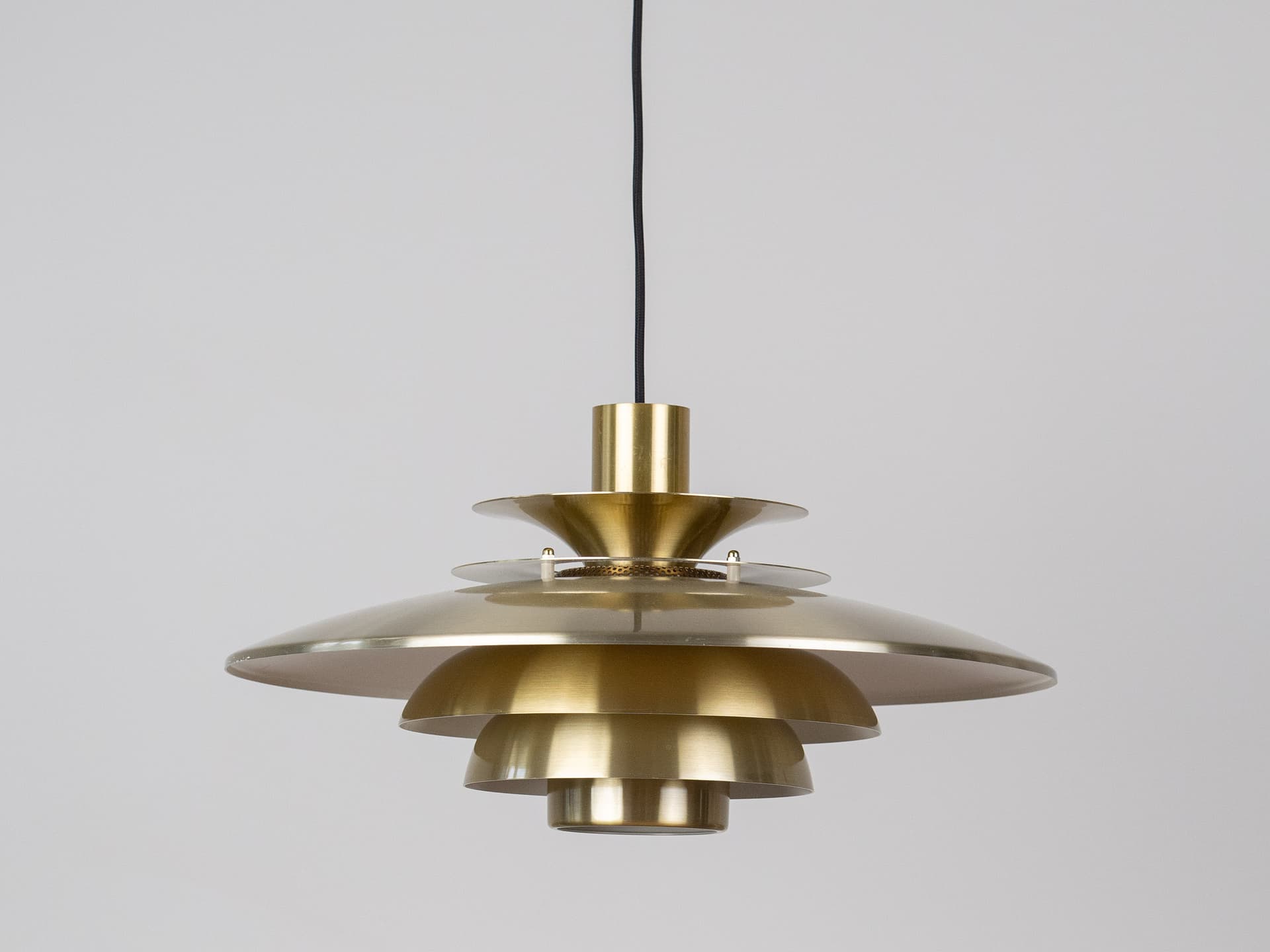 Pendant lamp Verona, gold aluminium, by K. Wiborg, Jeka, Denmark, 1980s. - 401370