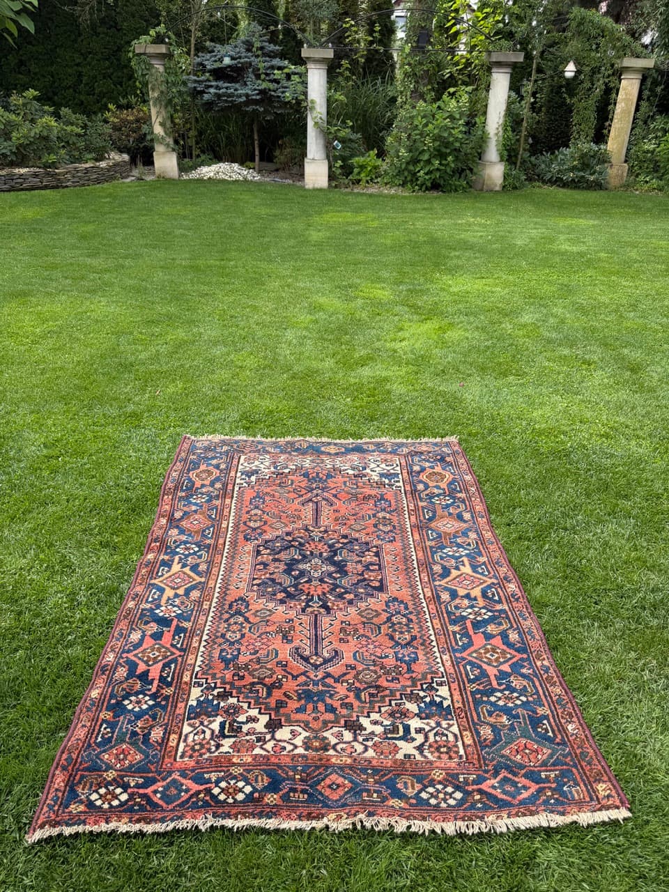 Rug Farahan 190x130 cm, blue red beige white, wool, Iran, 1930s. - 401419