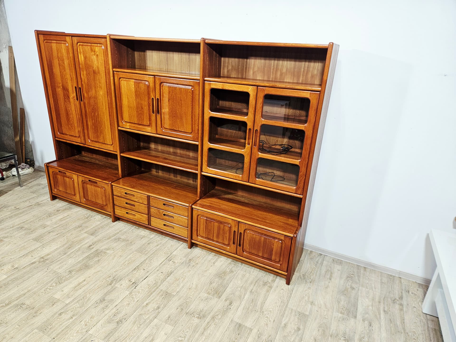 Regał modułowy, brązowy teak szkło, Dania, lata 70. - 401428