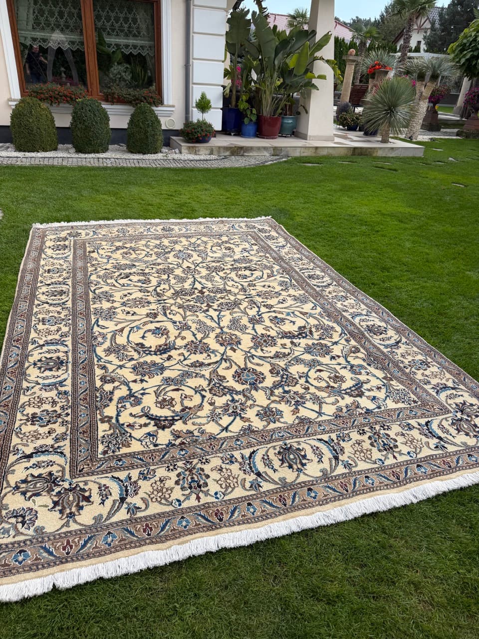 Dywan Nain 360x250 cm, kremowy niebieski brązowy, wełna kaszmirowa jedwab, Iran - 401473