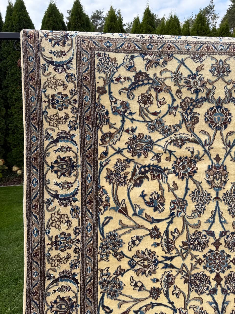 Dywan Nain 360x250 cm, kremowy niebieski brązowy, wełna kaszmirowa jedwab, Iran - 401470