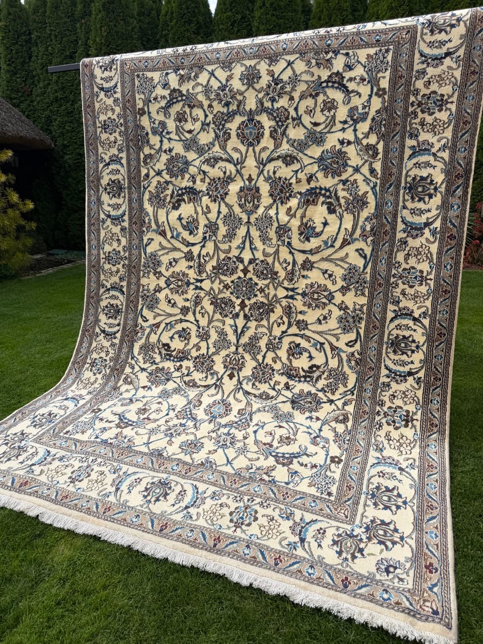 Dywan Nain 360x250 cm, kremowy niebieski brązowy, wełna kaszmirowa jedwab, Iran - 401467