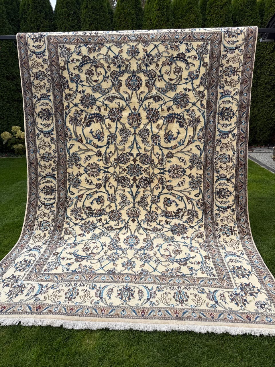 Dywan Nain 360x250 cm, kremowy niebieski brązowy, wełna kaszmirowa jedwab, Iran - 401466