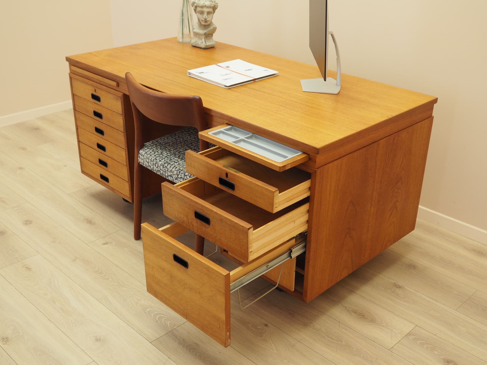 Biurko, teak brązowy, drewno czarne, Dania, lata 70. - 401587
