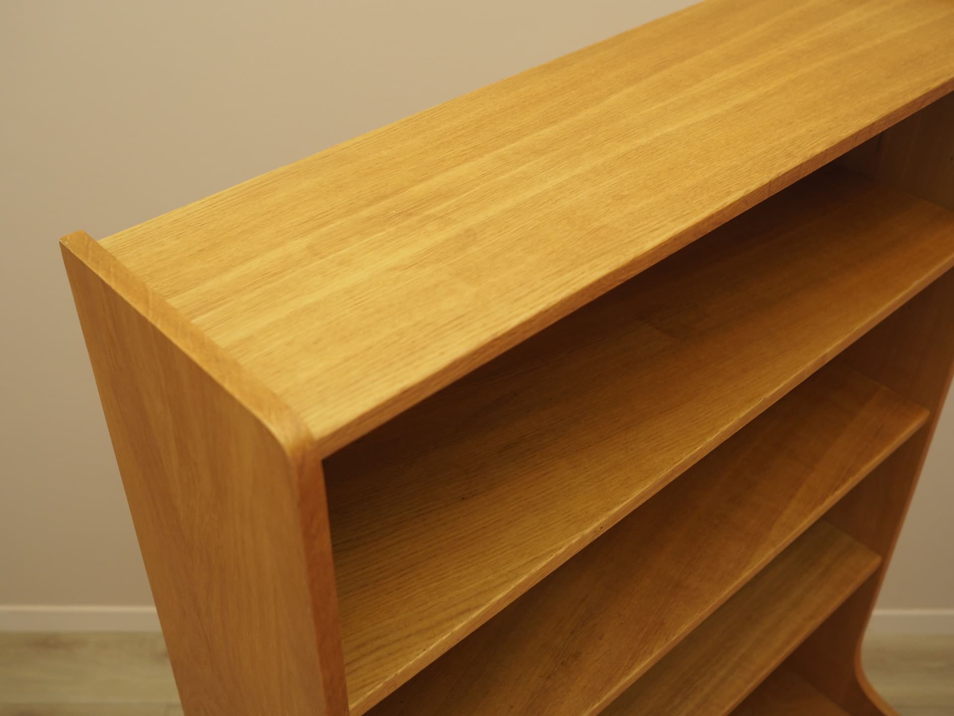Biblioteczka, jesion brązowy, Dania, lata 70. - 401597