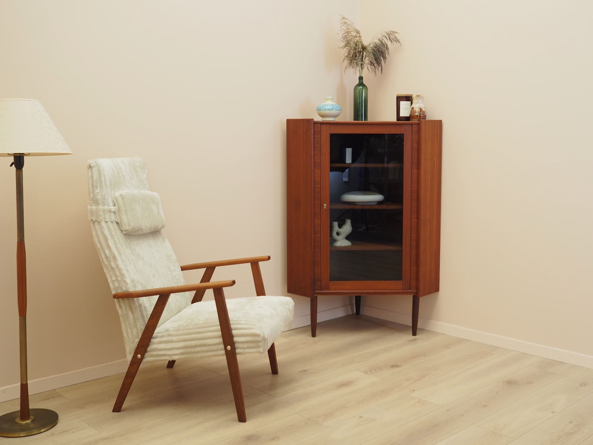 Witryna narożna, brązowy, teak, szkło, Dania, lata 60. - 401607